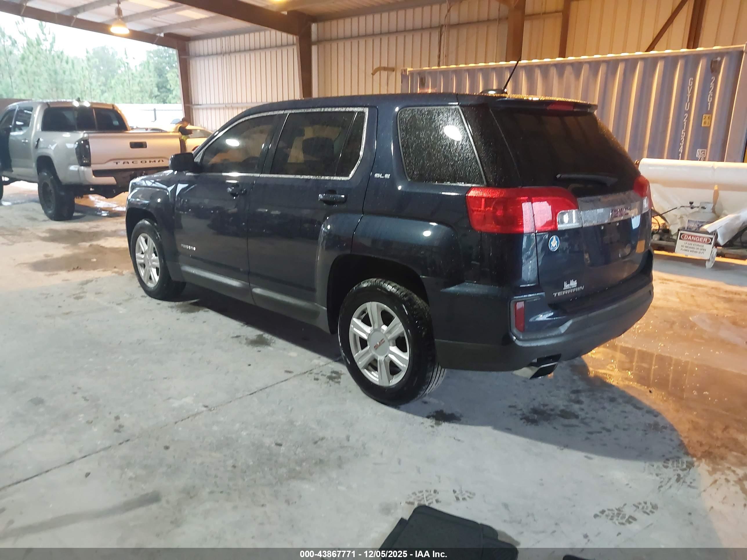 GMC TERRAIN image 3
