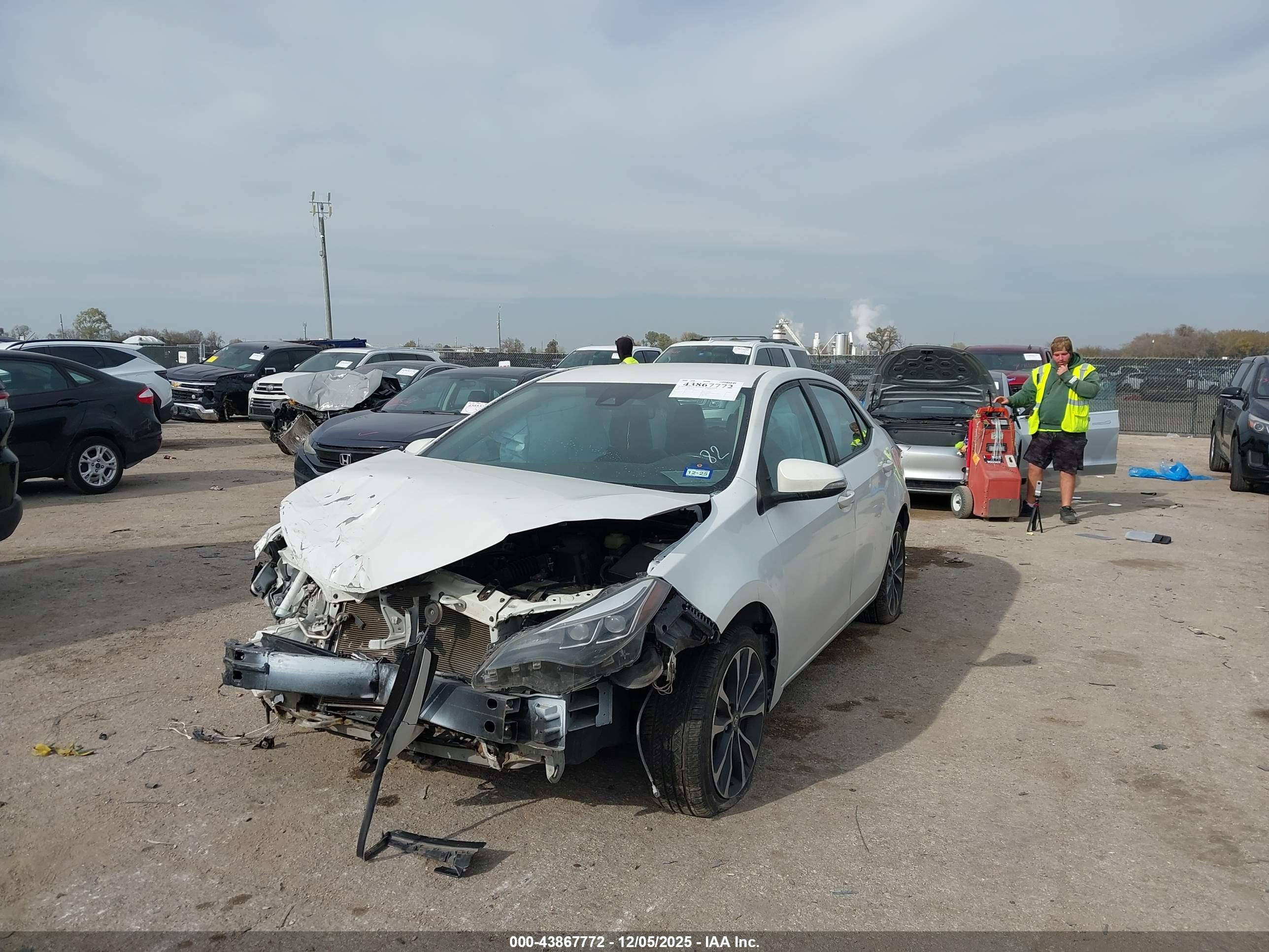 TOYOTA COROLLA image 2