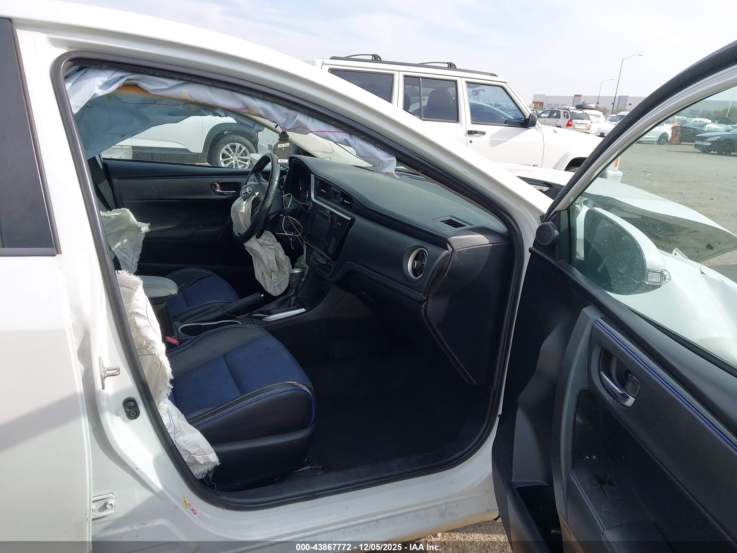 TOYOTA COROLLA image 5