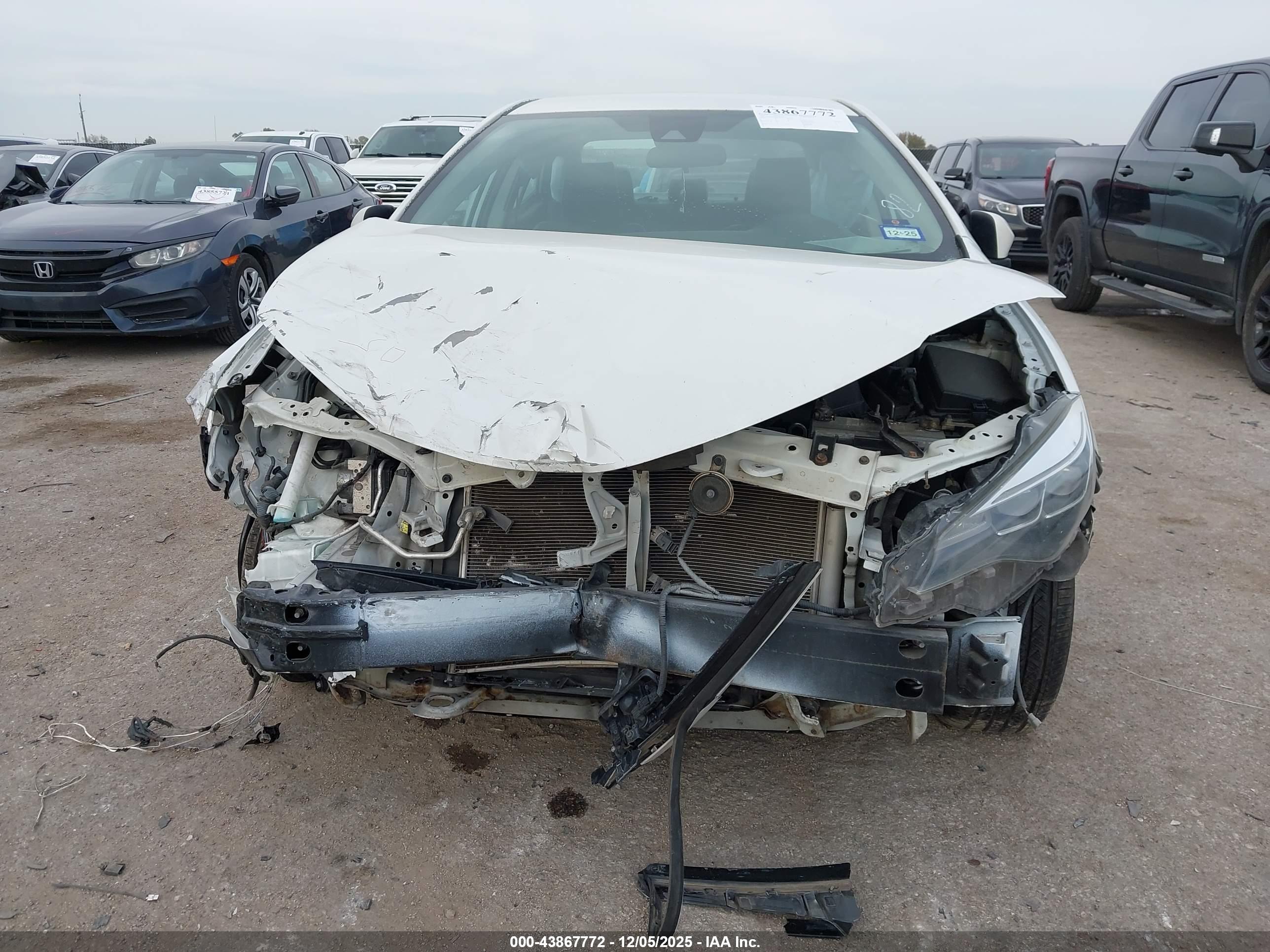 TOYOTA COROLLA image 6