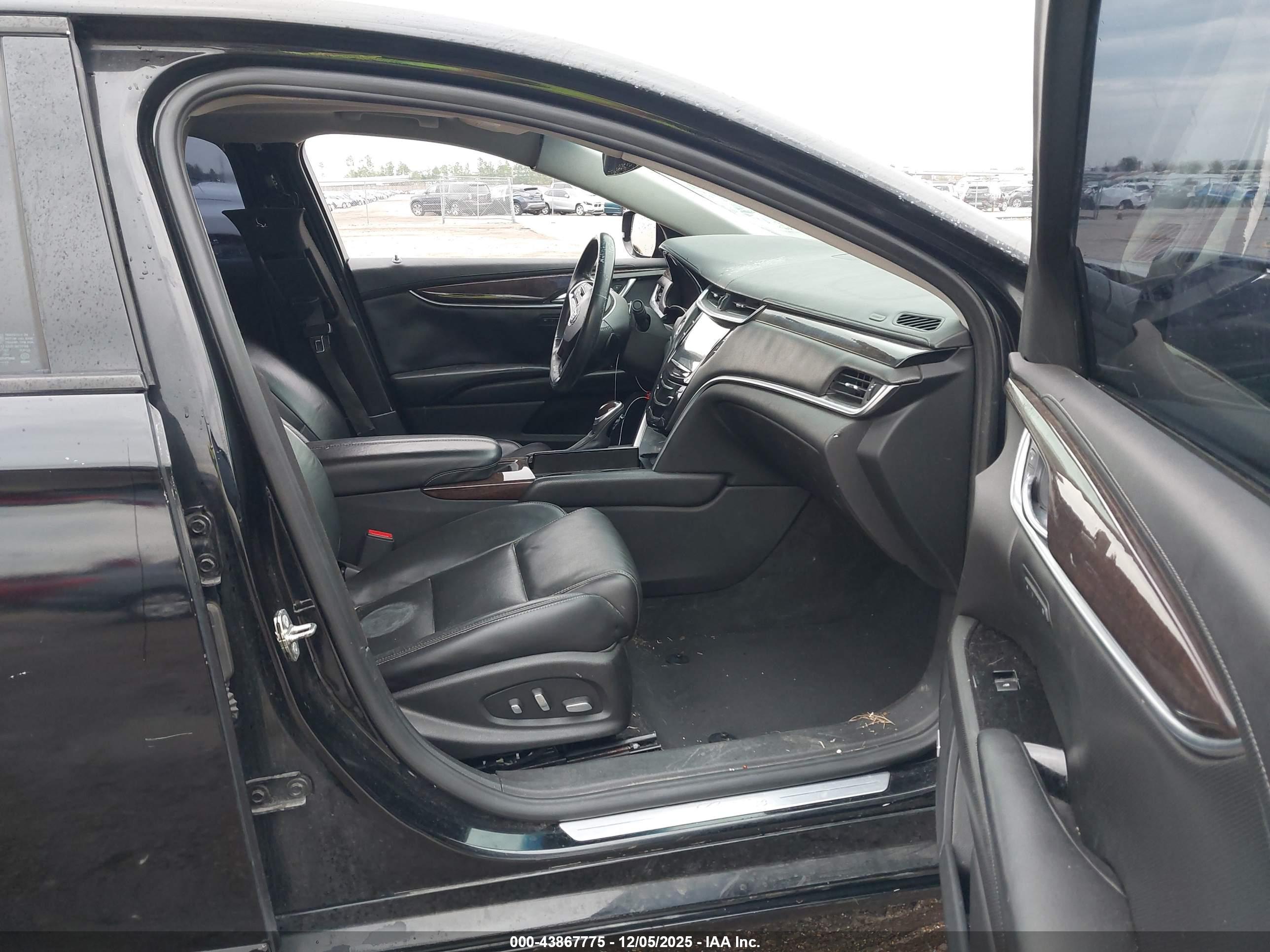 CADILLAC XTS image 5