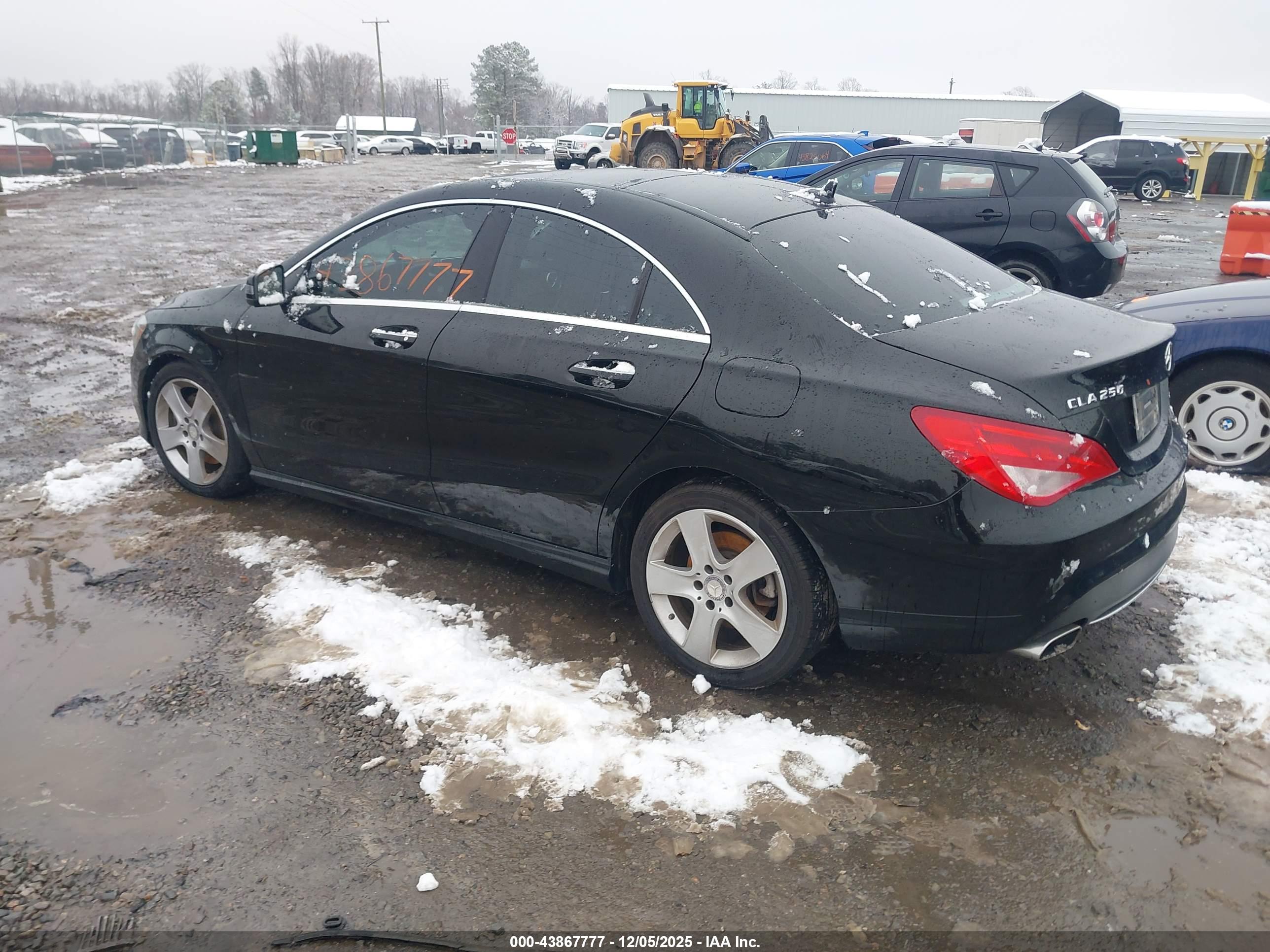 MERCEDES-BENZ CLA image 3