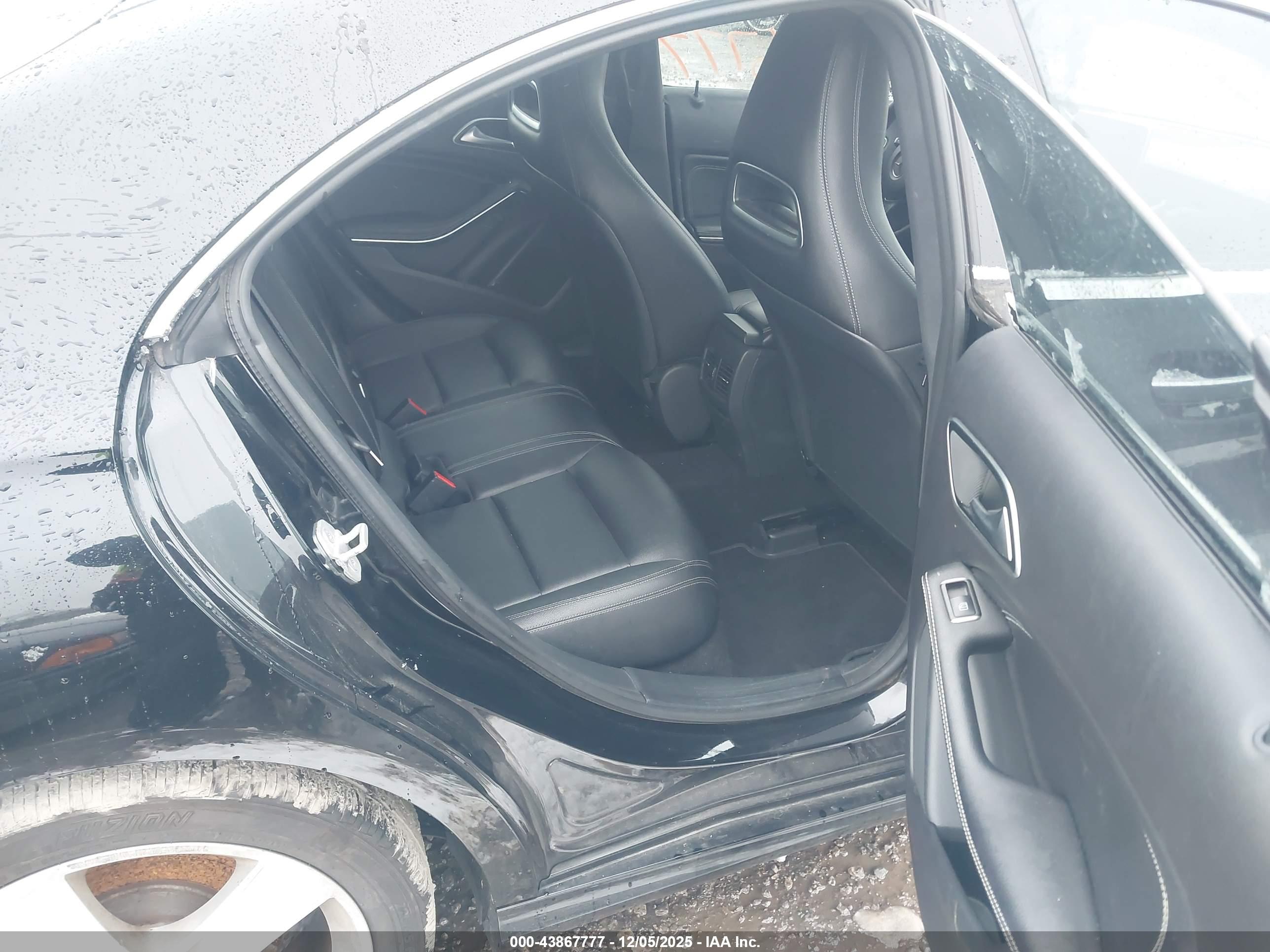 MERCEDES-BENZ CLA image 8