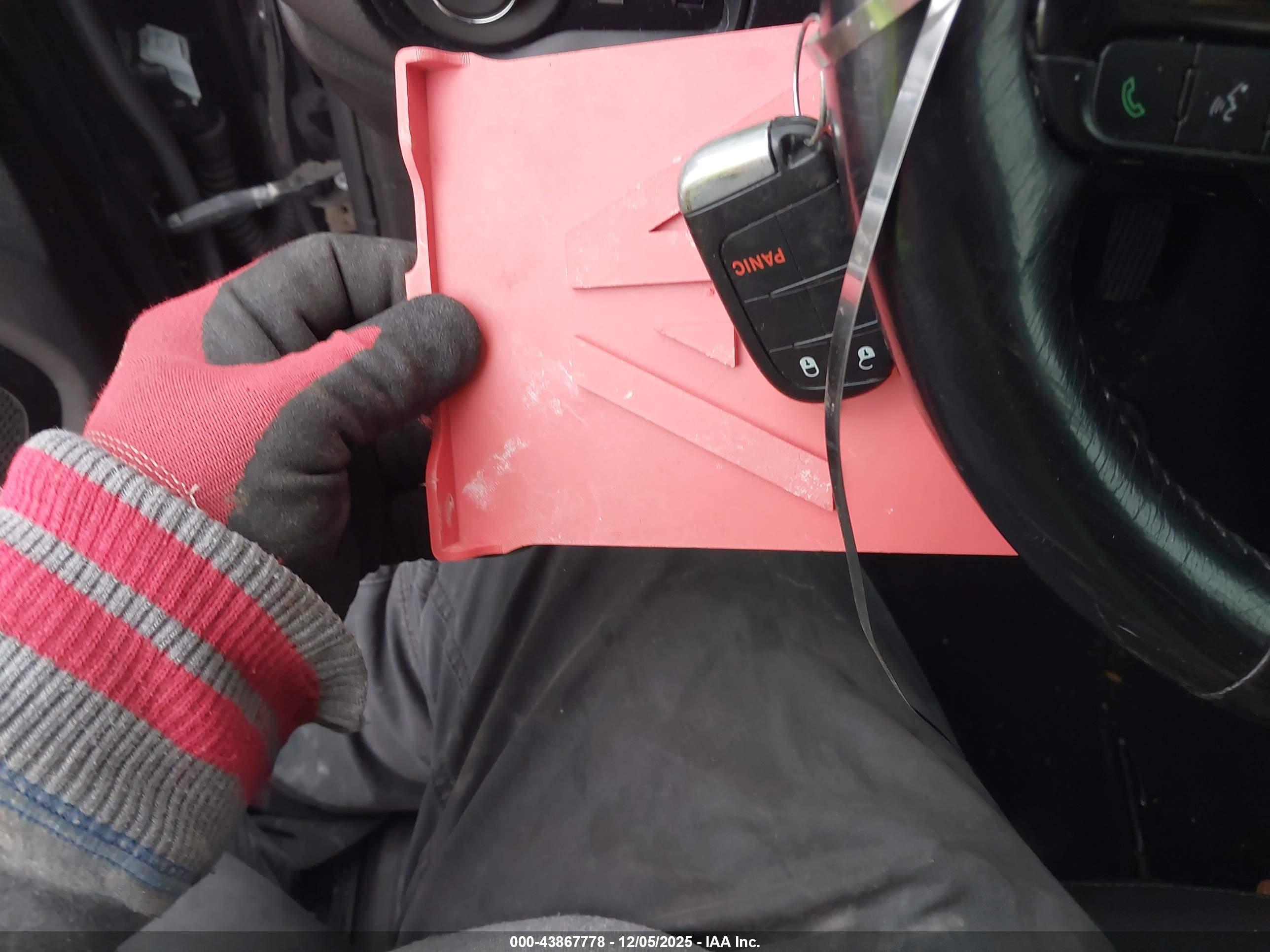 JEEP RENEGADE image 11