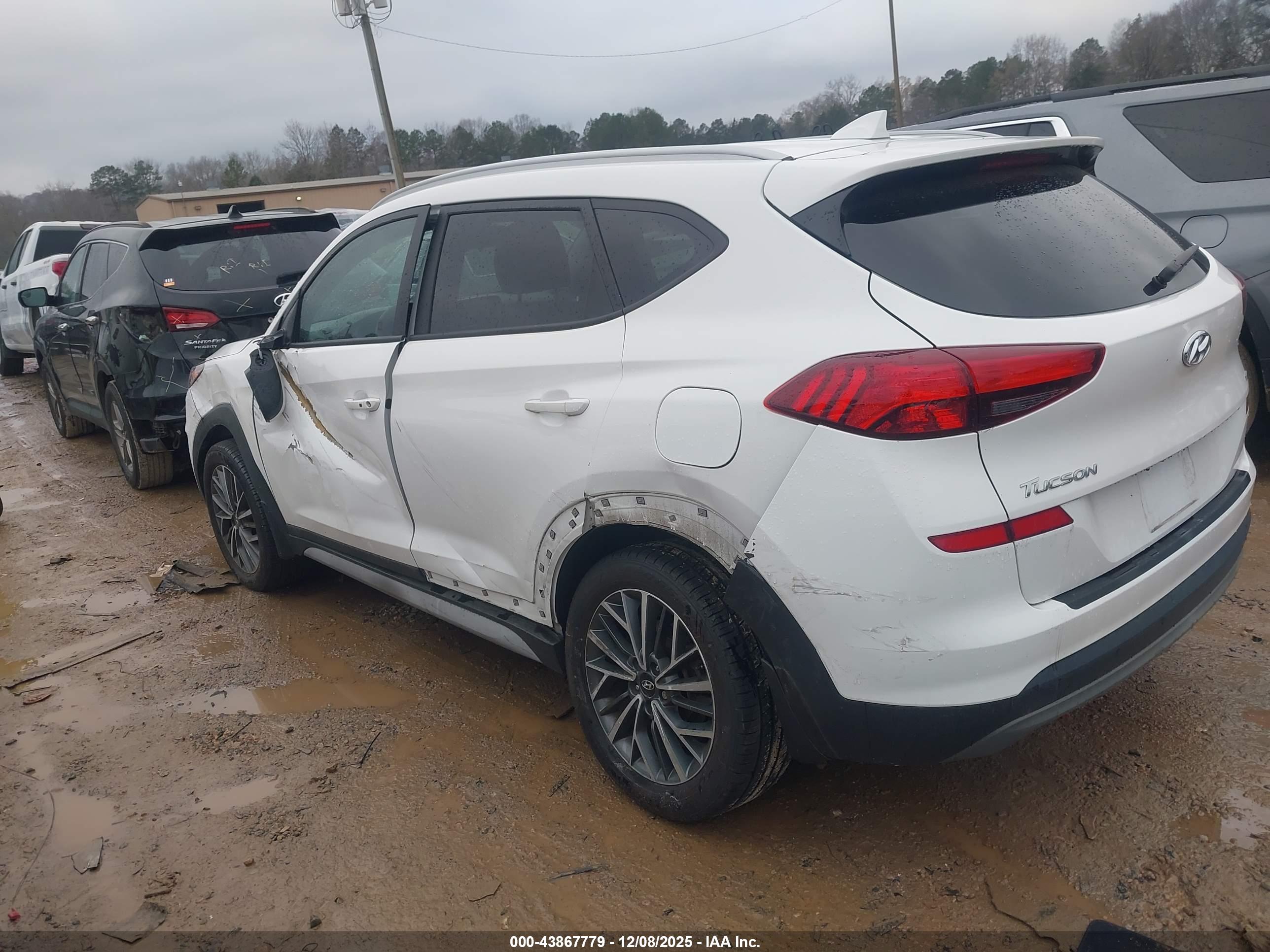 HYUNDAI TUCSON image 3
