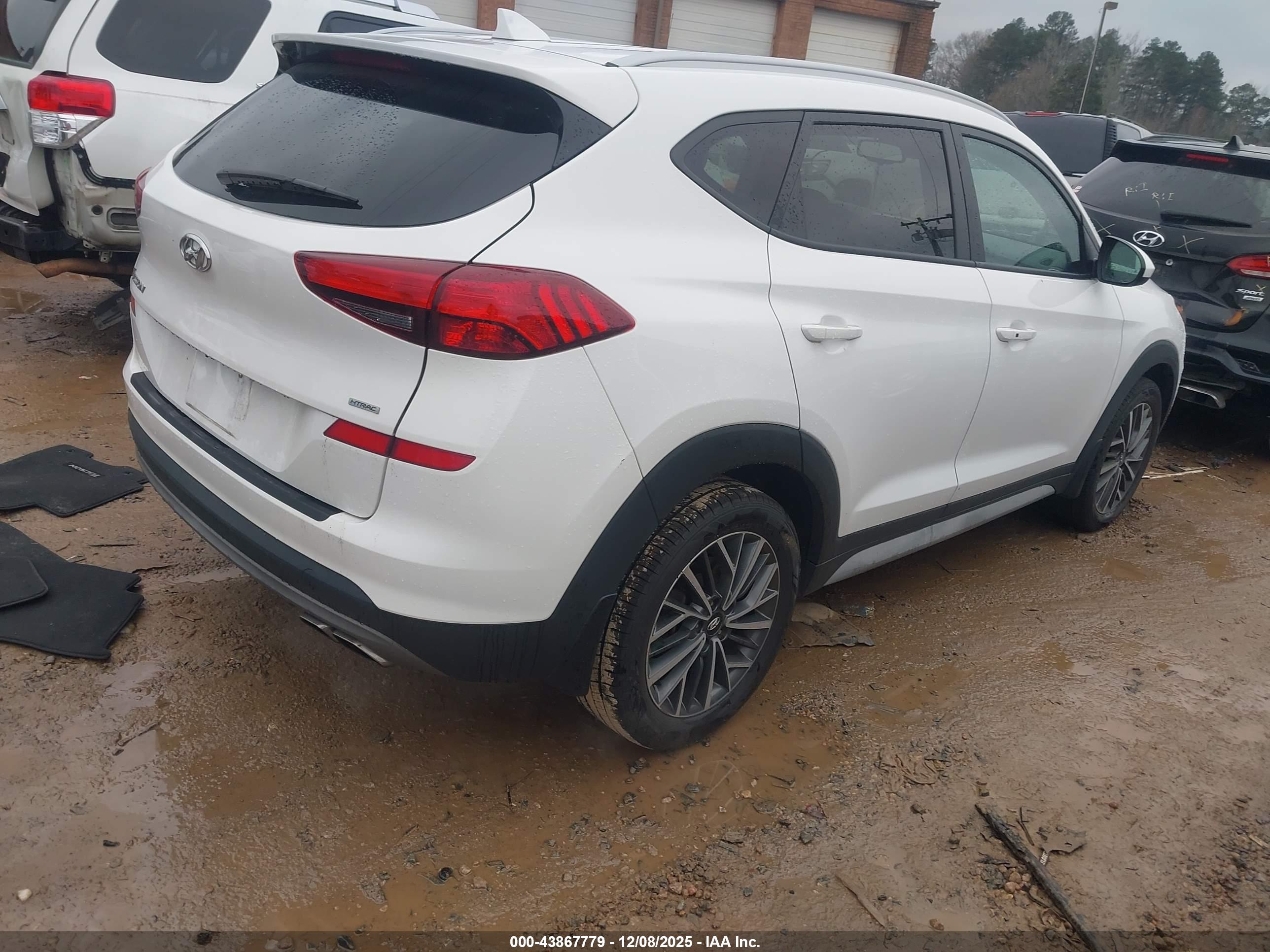 HYUNDAI TUCSON image 4