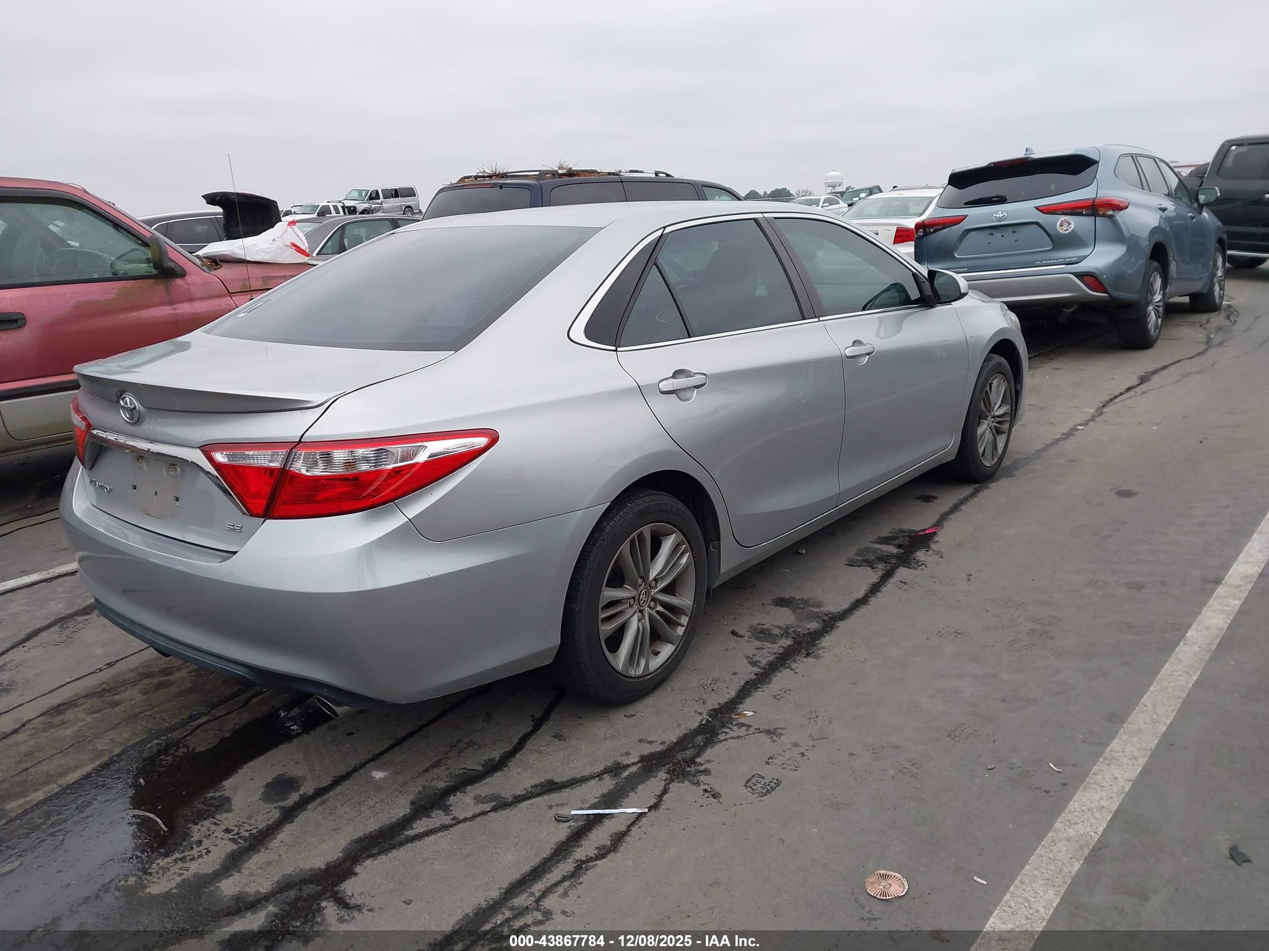 TOYOTA CAMRY image 4