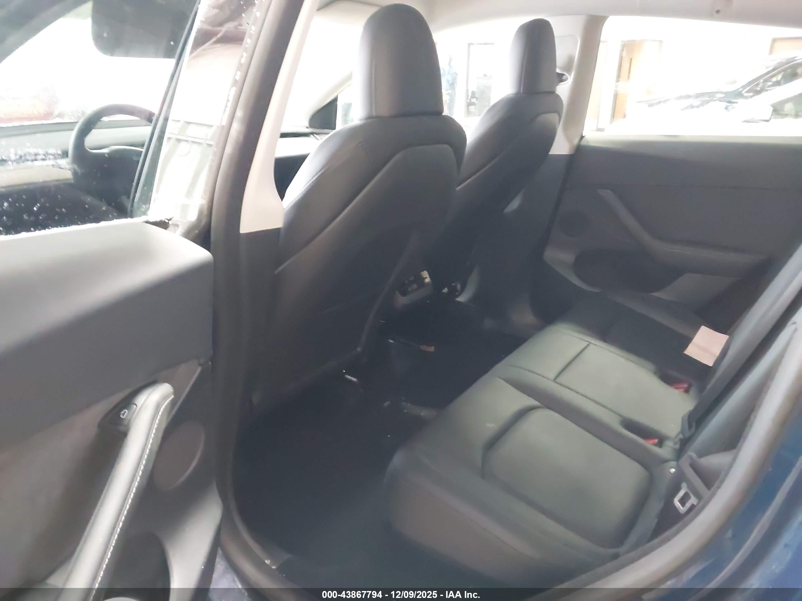 TESLA MODEL image 8