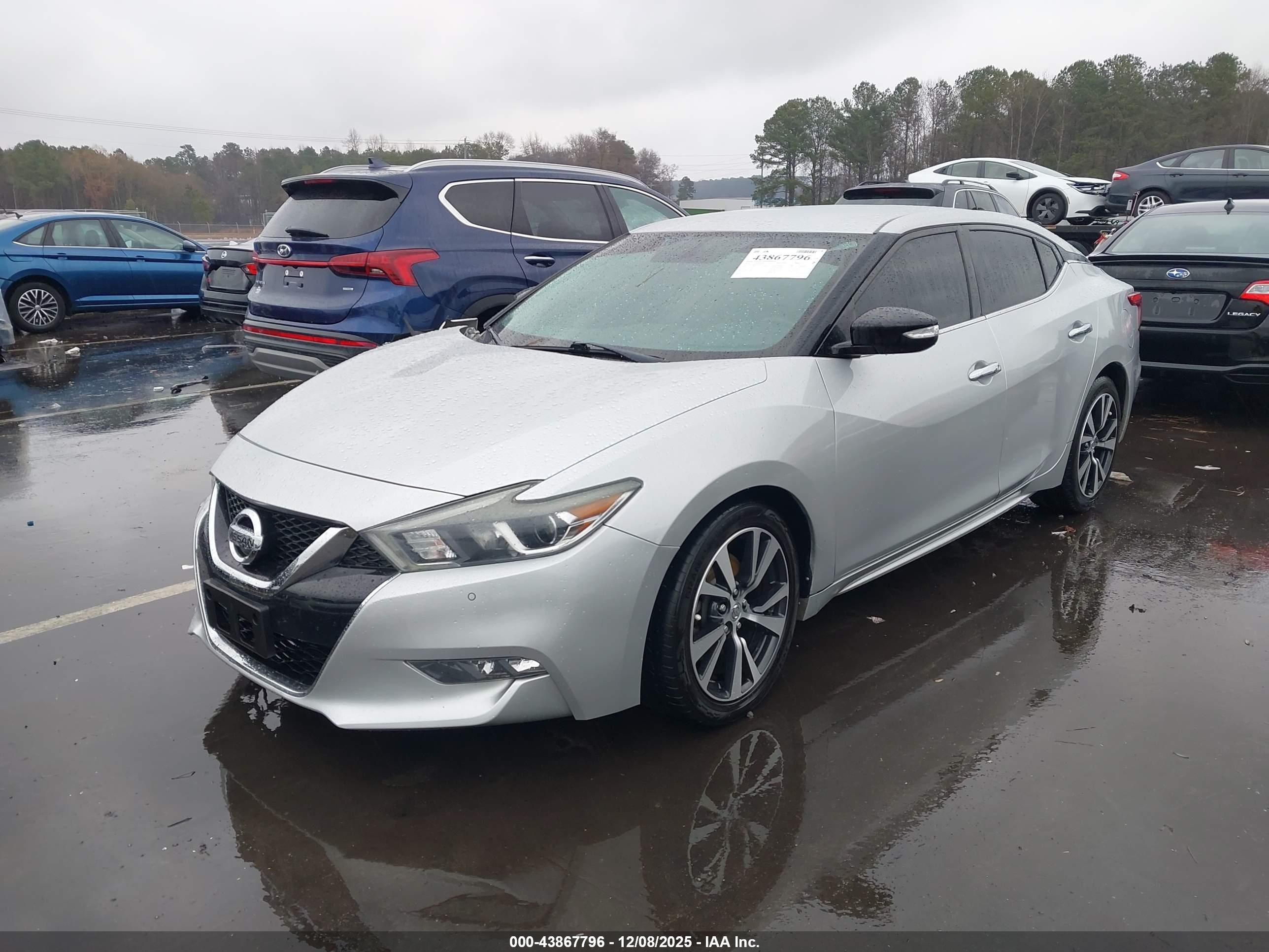 NISSAN MAXIMA image 2