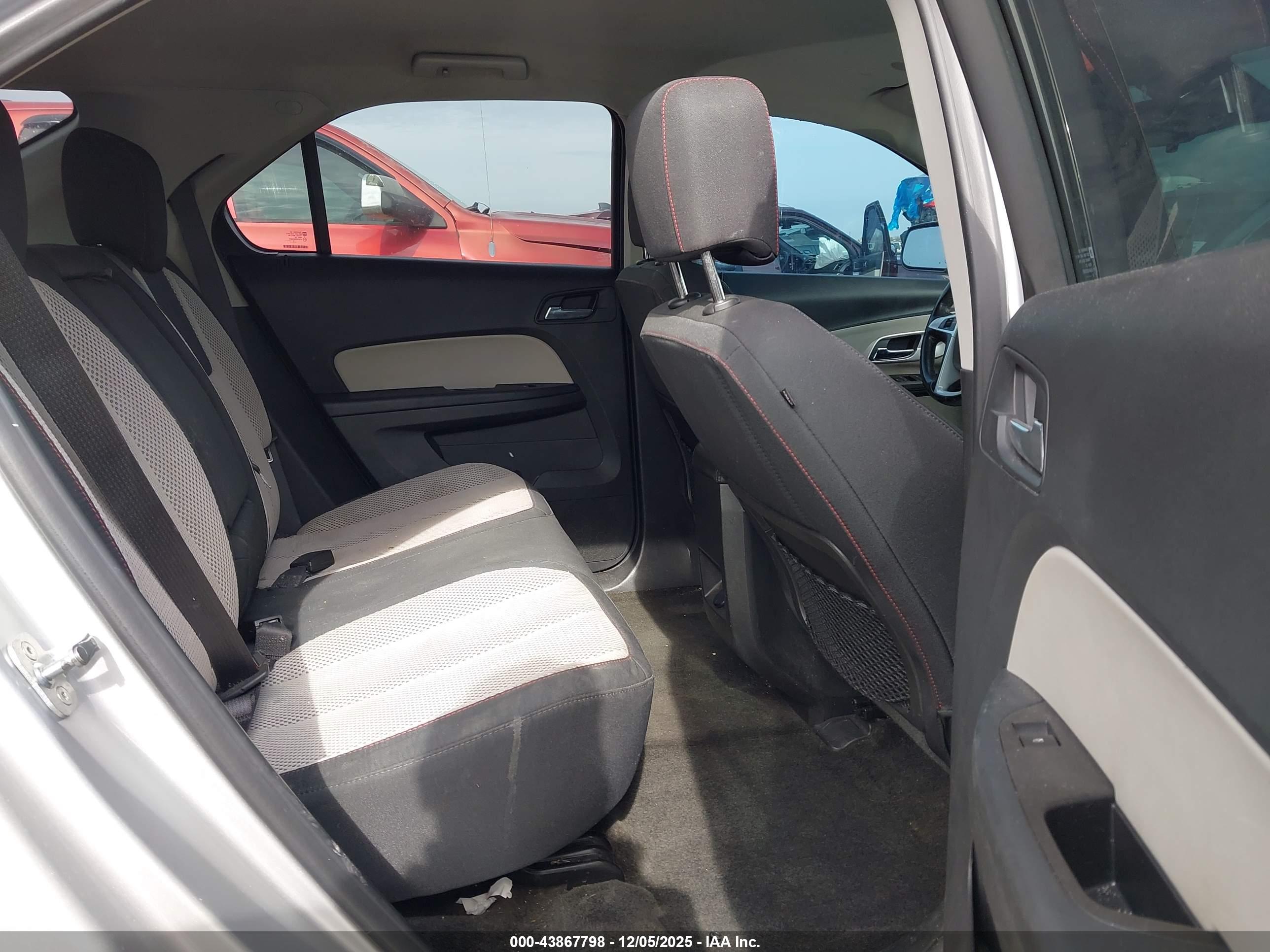 CHEVROLET EQUINOX image 8