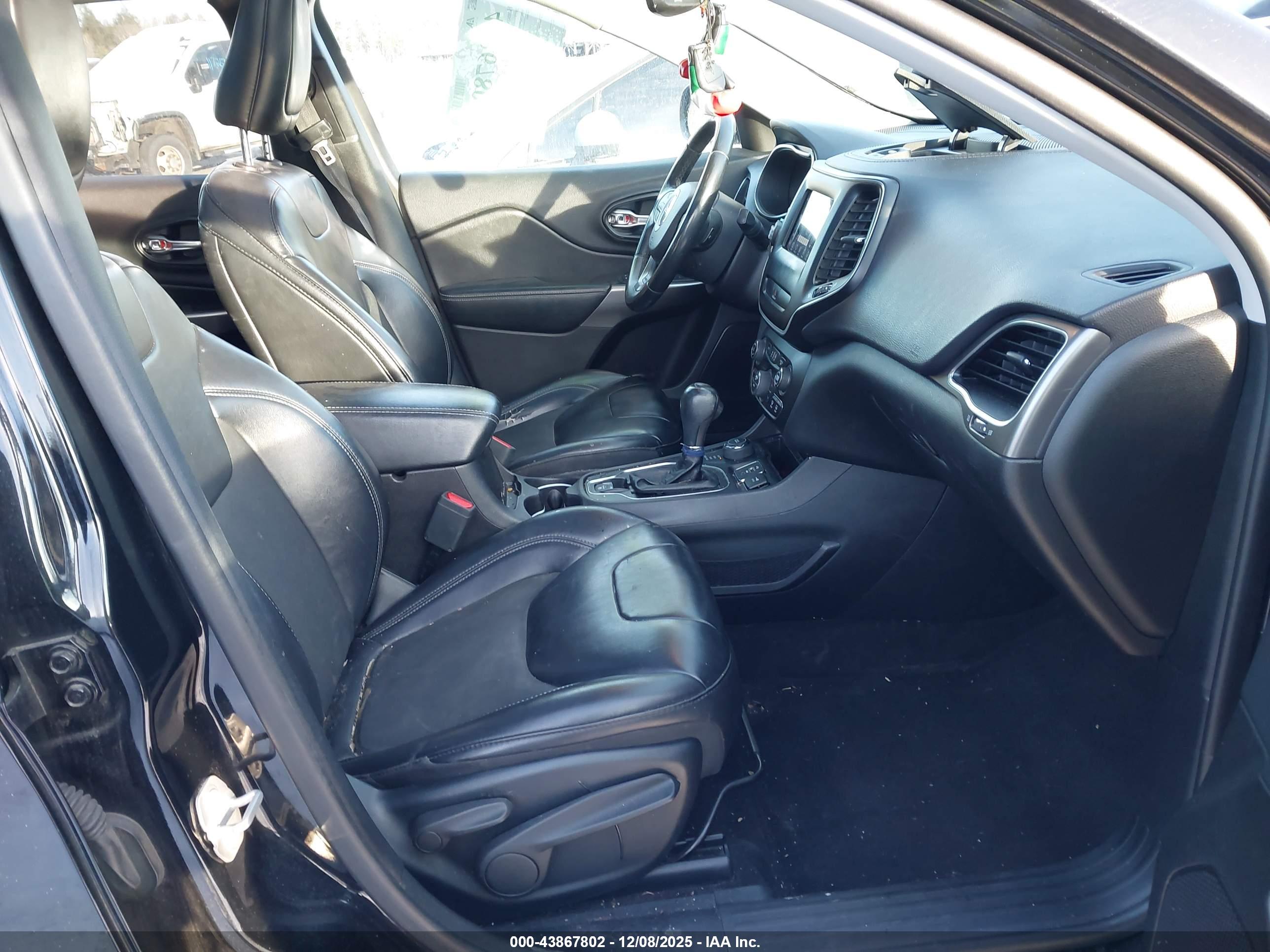 JEEP CHEROKEE image 5