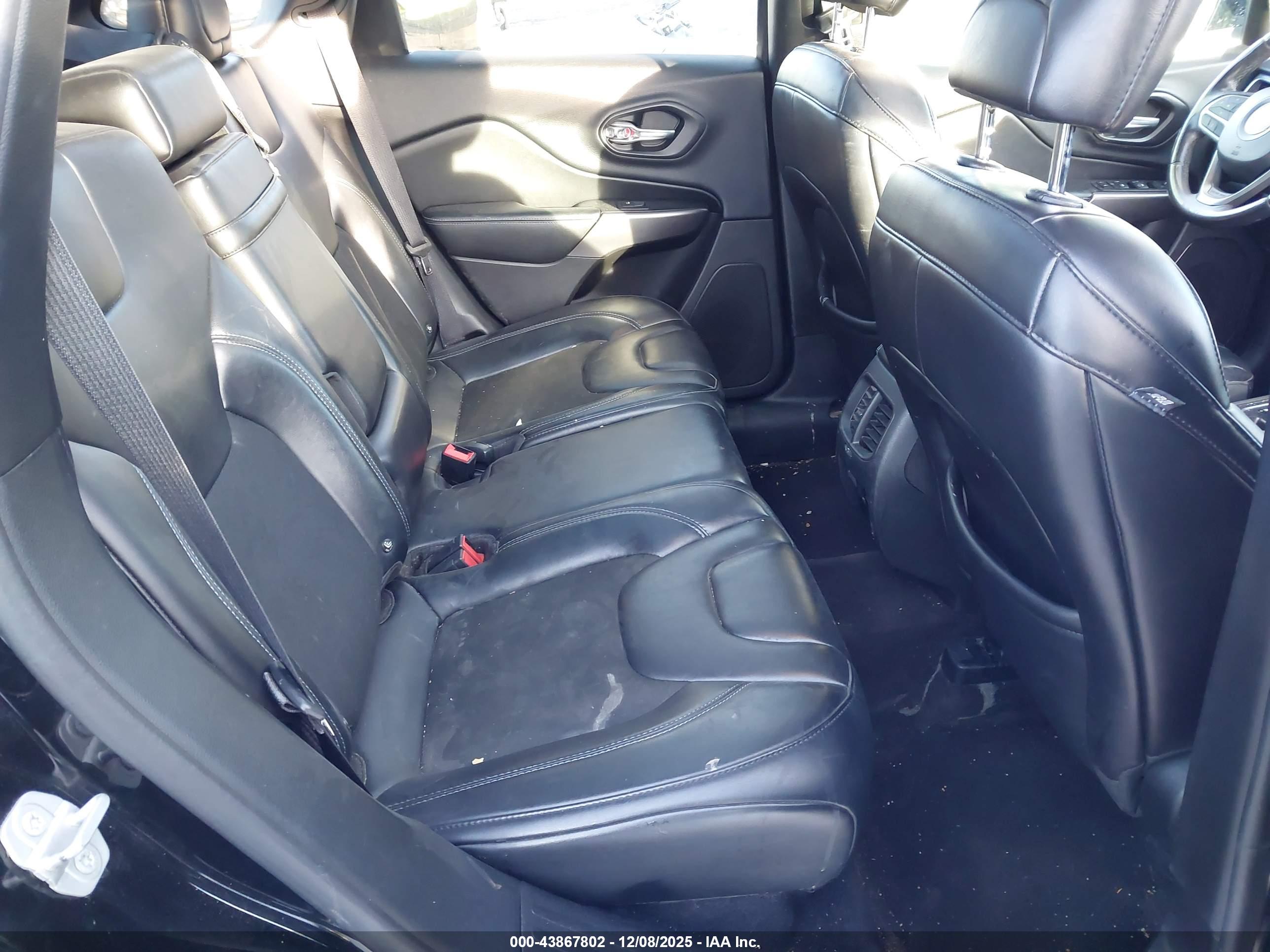JEEP CHEROKEE image 8