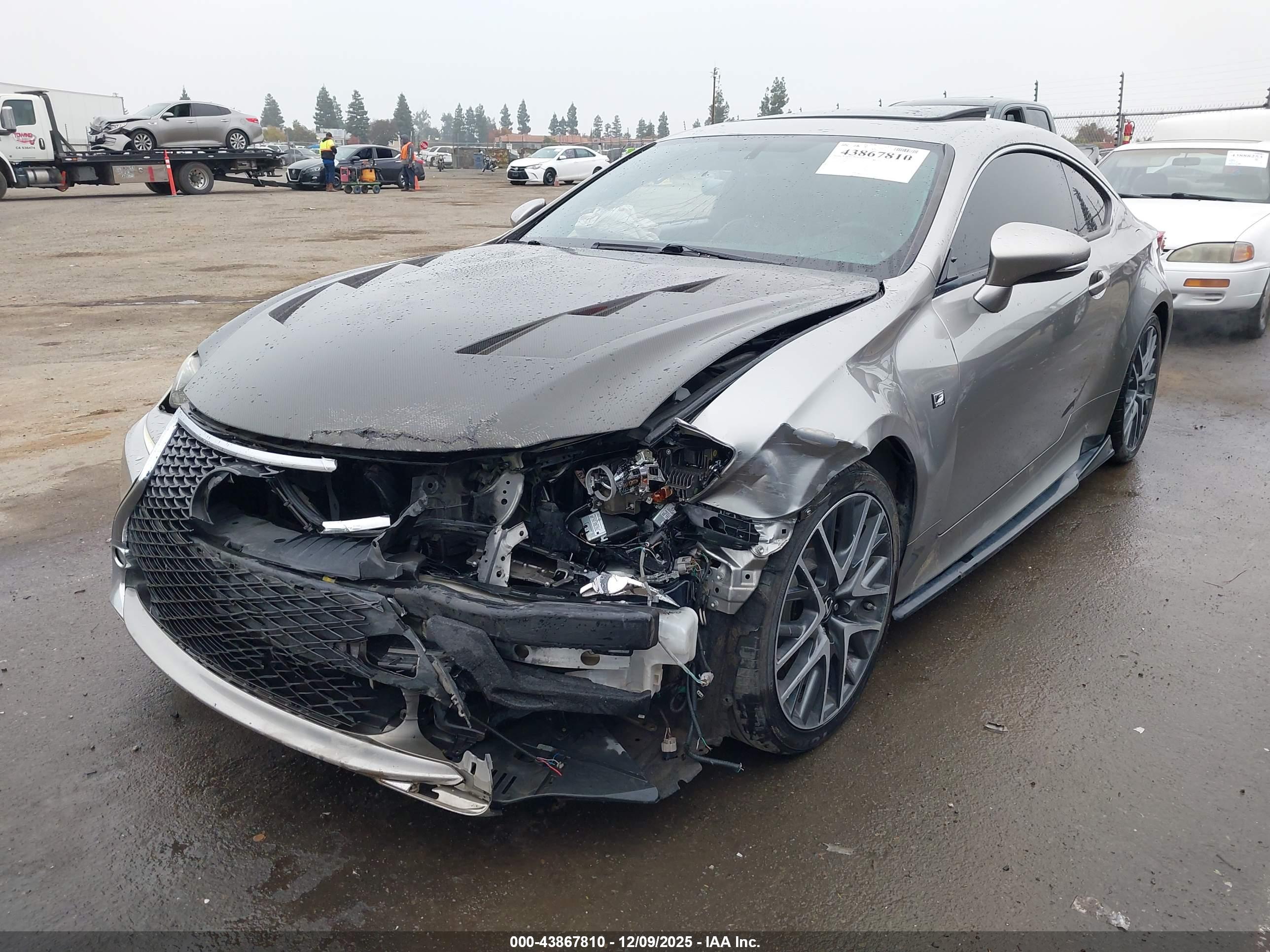 LEXUS RC image 2