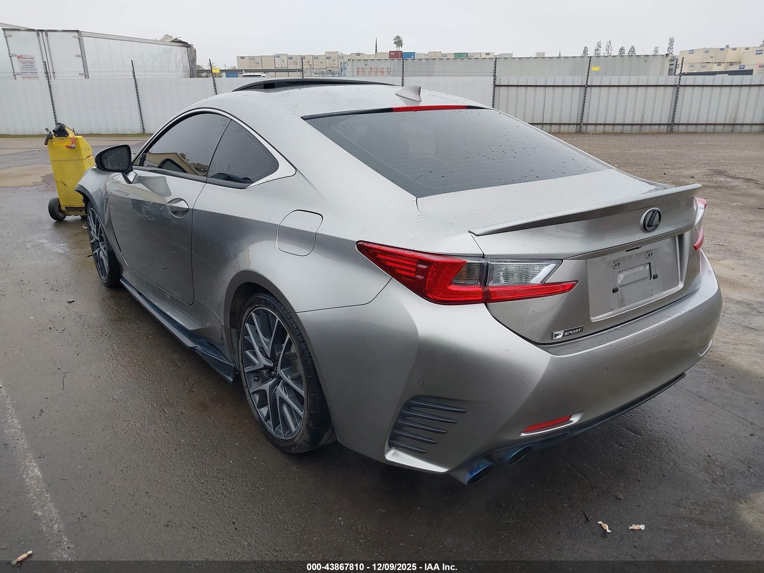 LEXUS RC image 3
