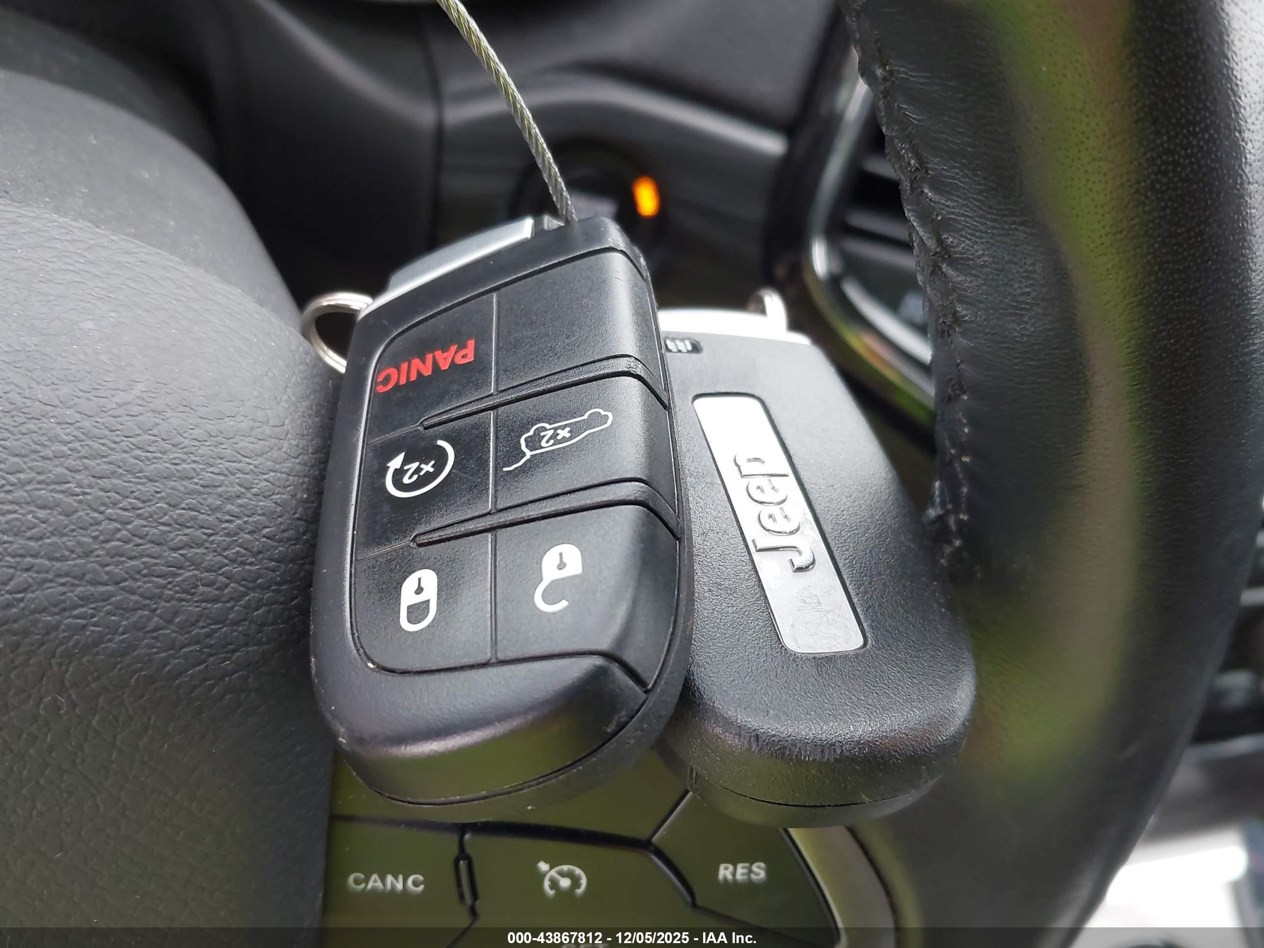 JEEP GRAND image 11