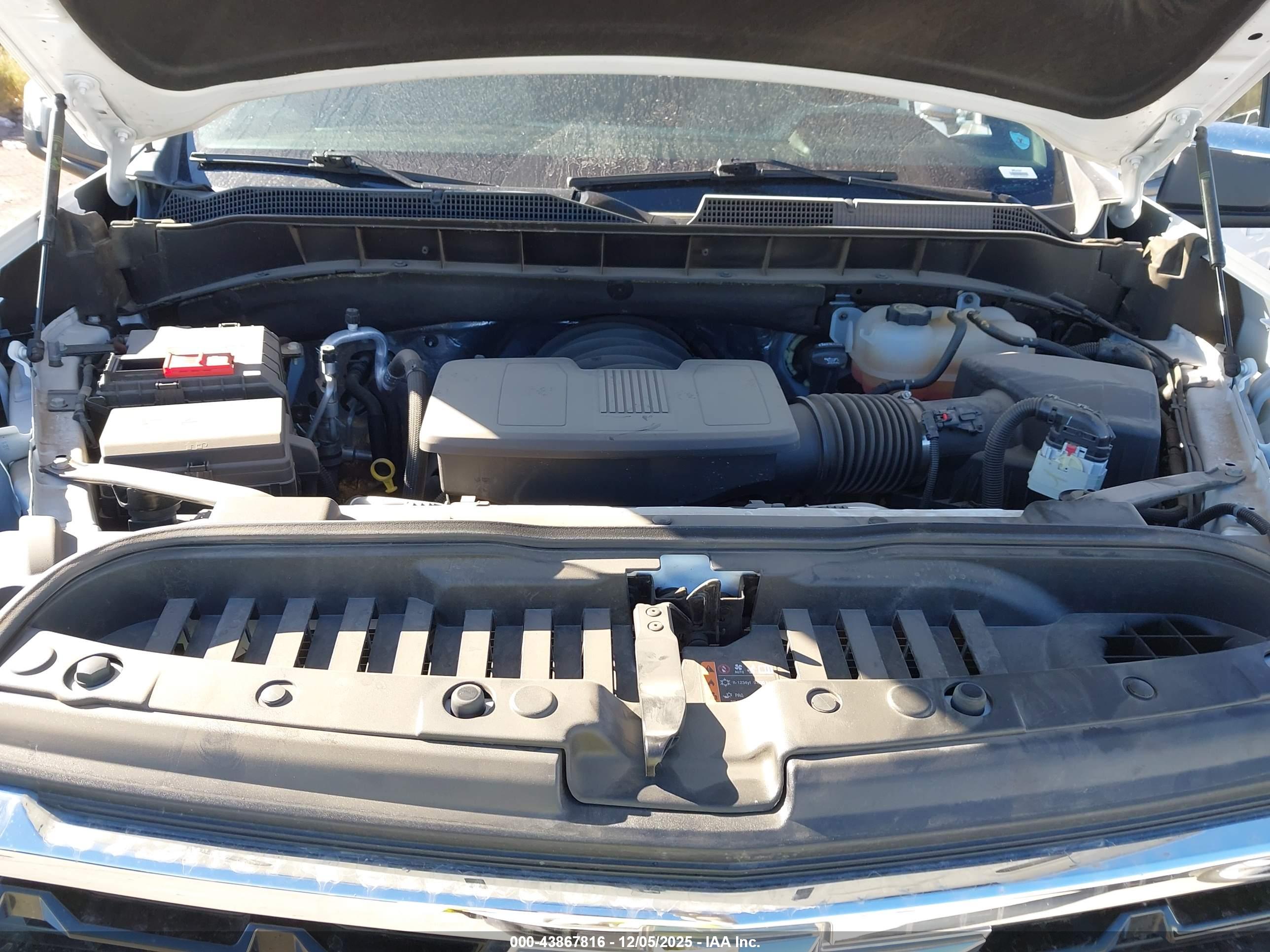 CHEVROLET SILVERADO image 10