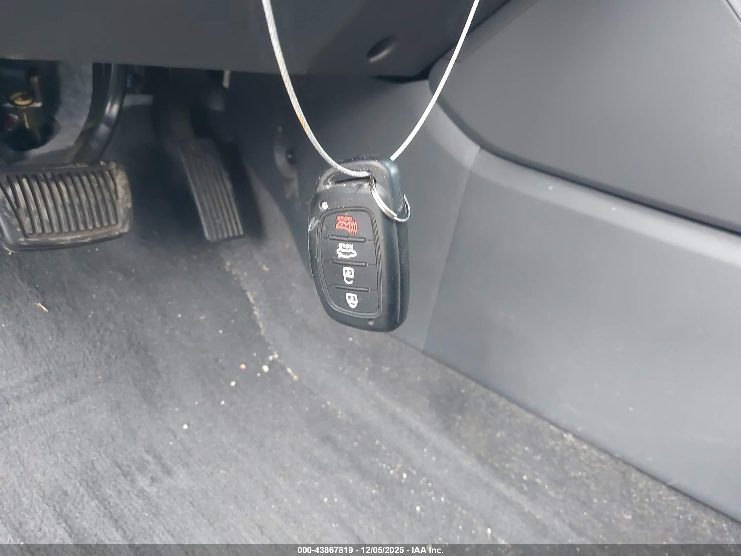HYUNDAI IONIQ image 11