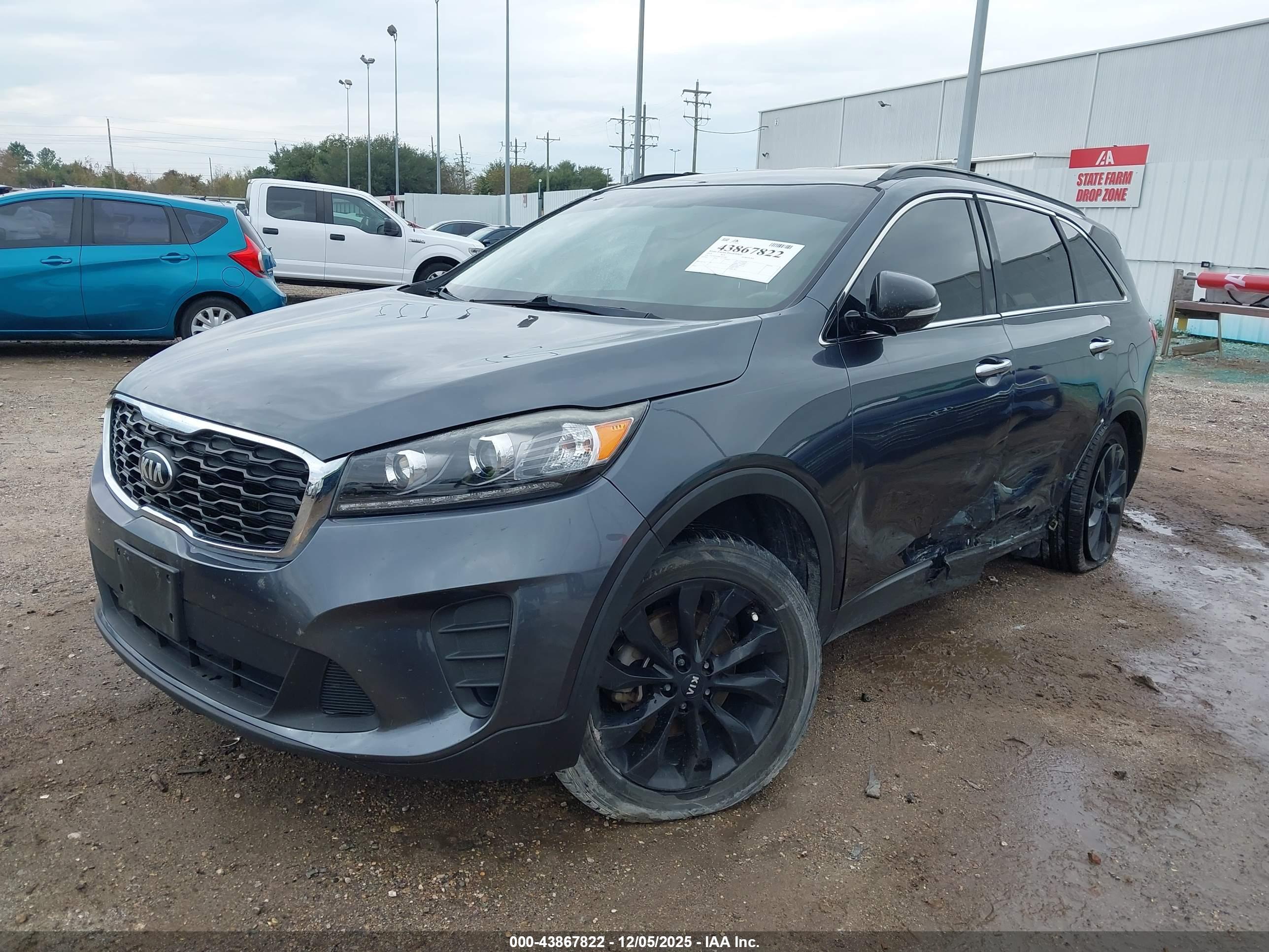 KIA SORENTO image 2