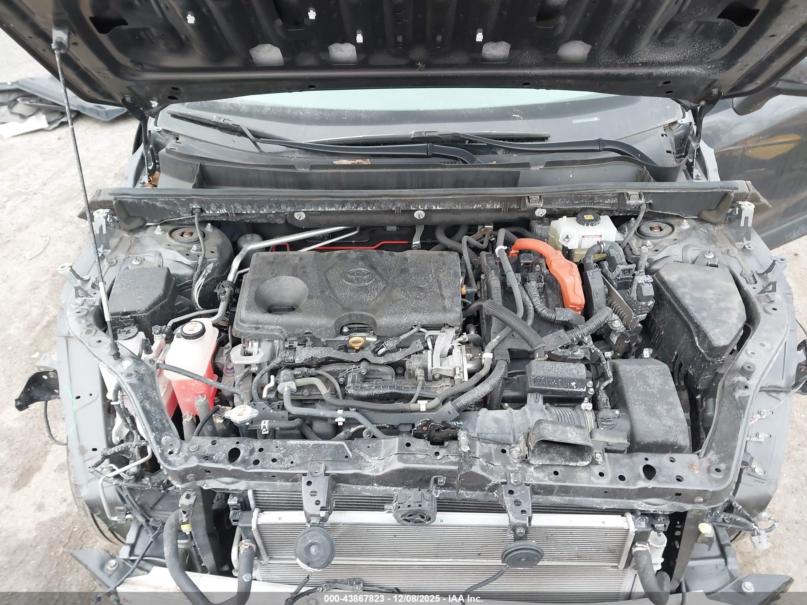 TOYOTA RAV4 image 10