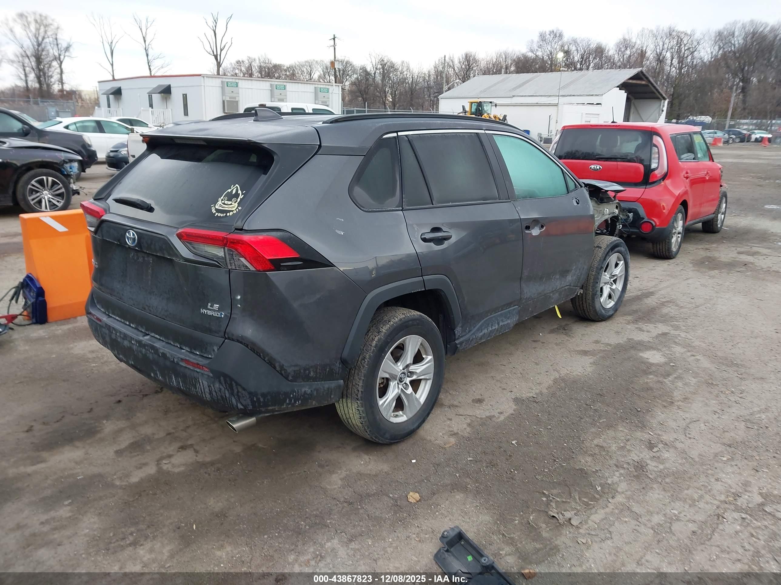 TOYOTA RAV4 image 4