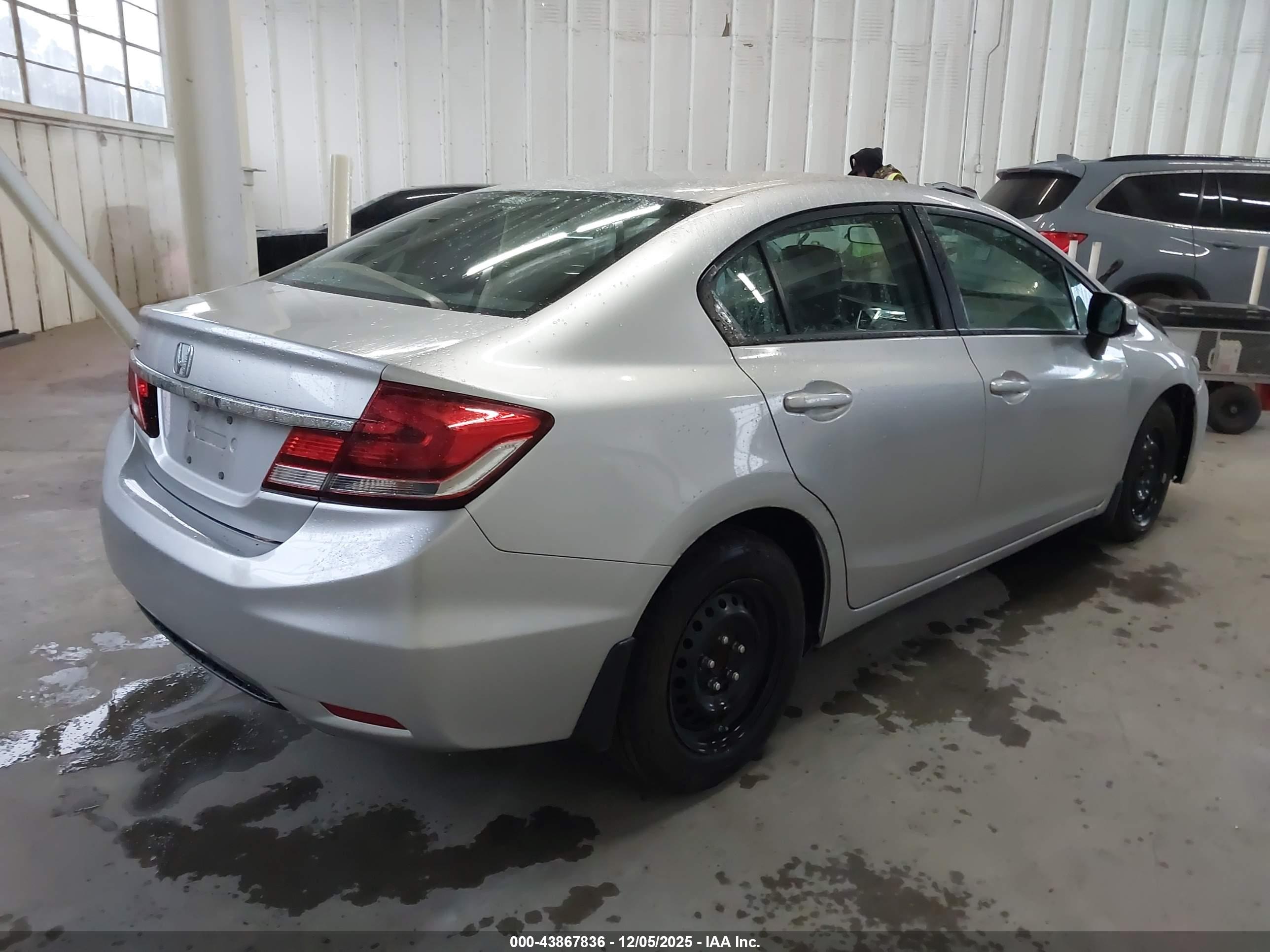 HONDA CIVIC image 4