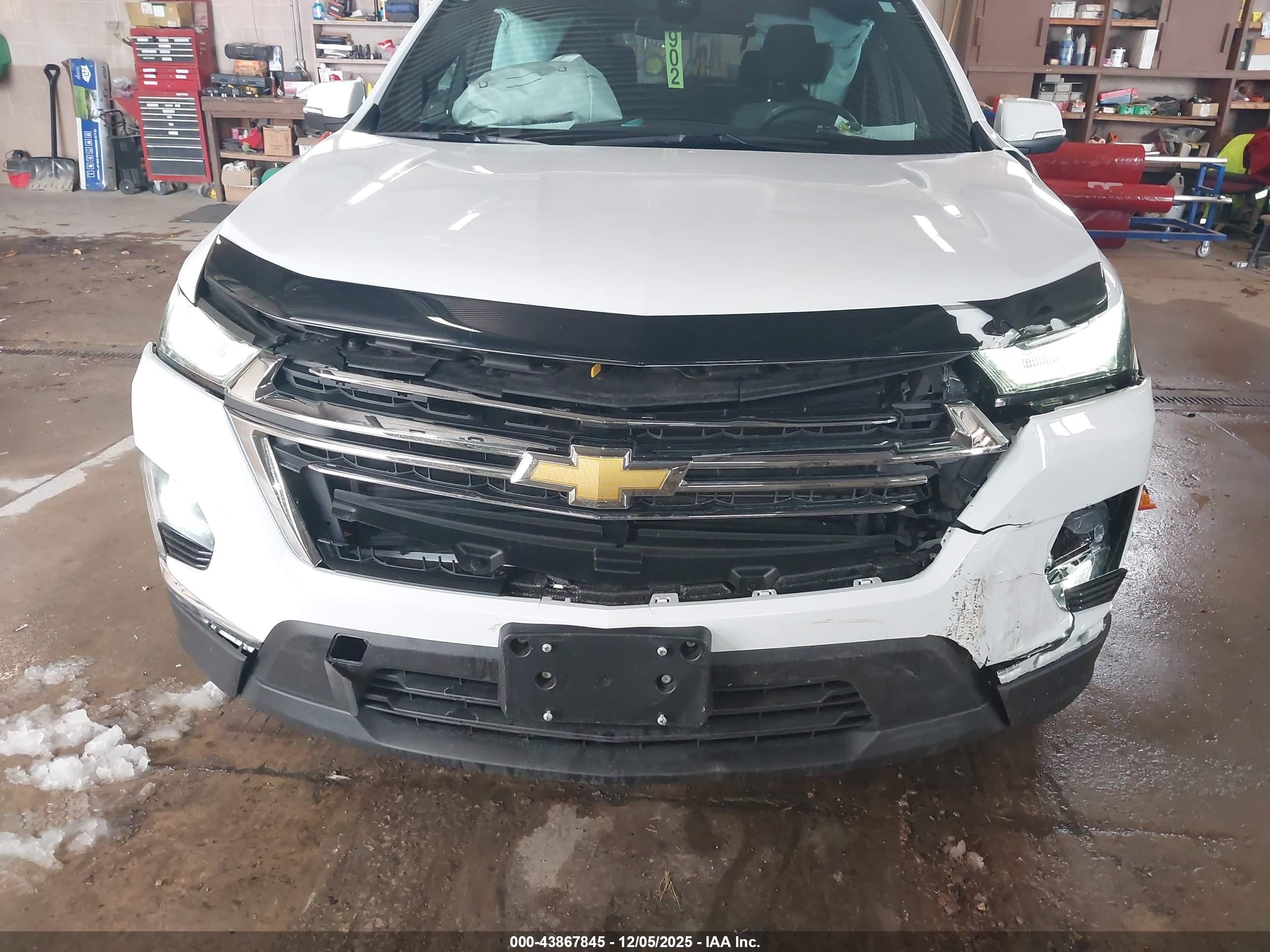 CHEVROLET TRAVERSE image 6