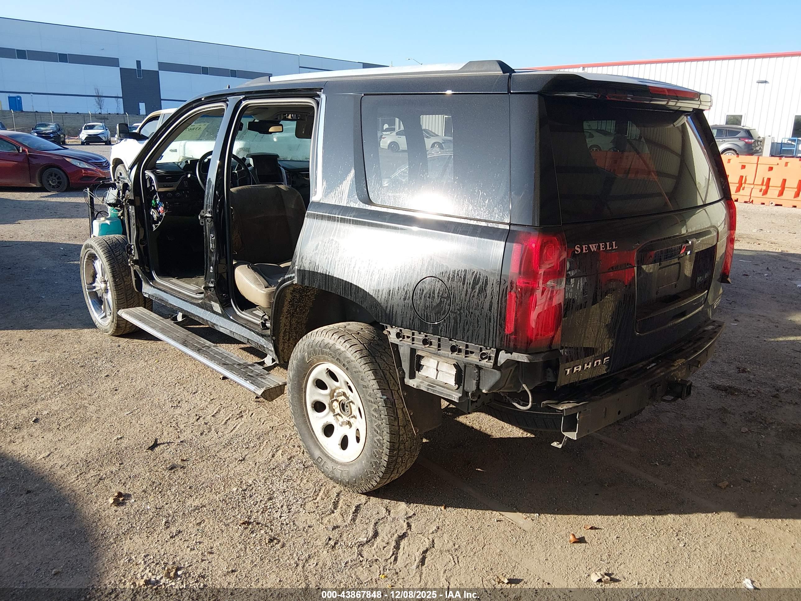 CHEVROLET TAHOE image 3