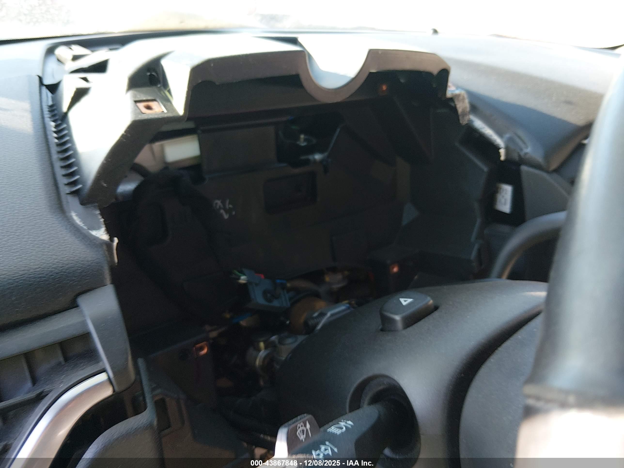 CHEVROLET TAHOE image 7