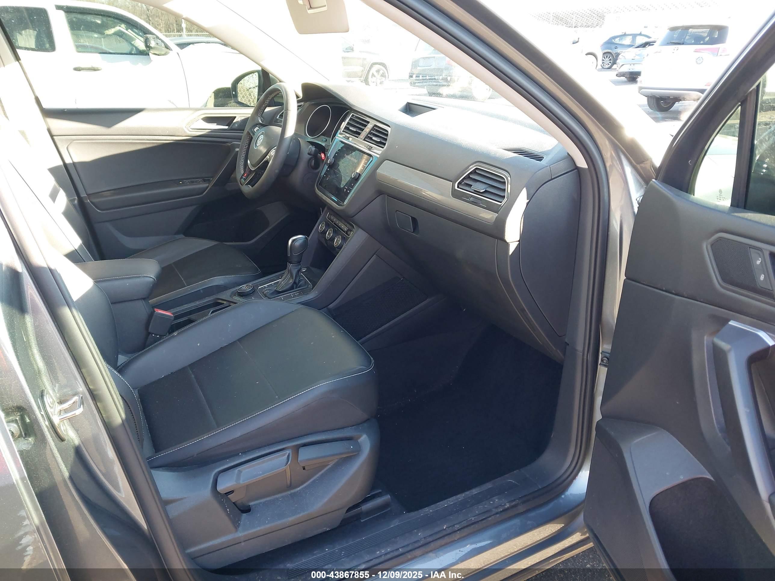 VOLKSWAGEN TIGUAN image 5
