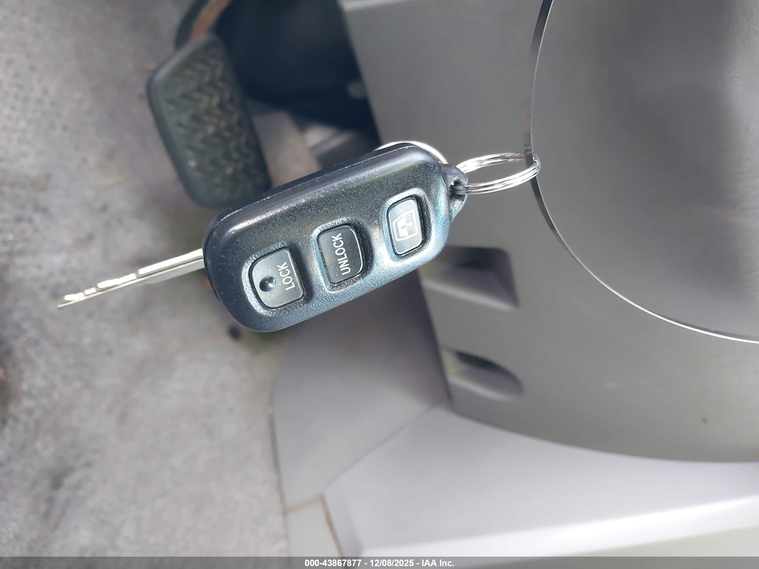 TOYOTA 4RUNNER image 11