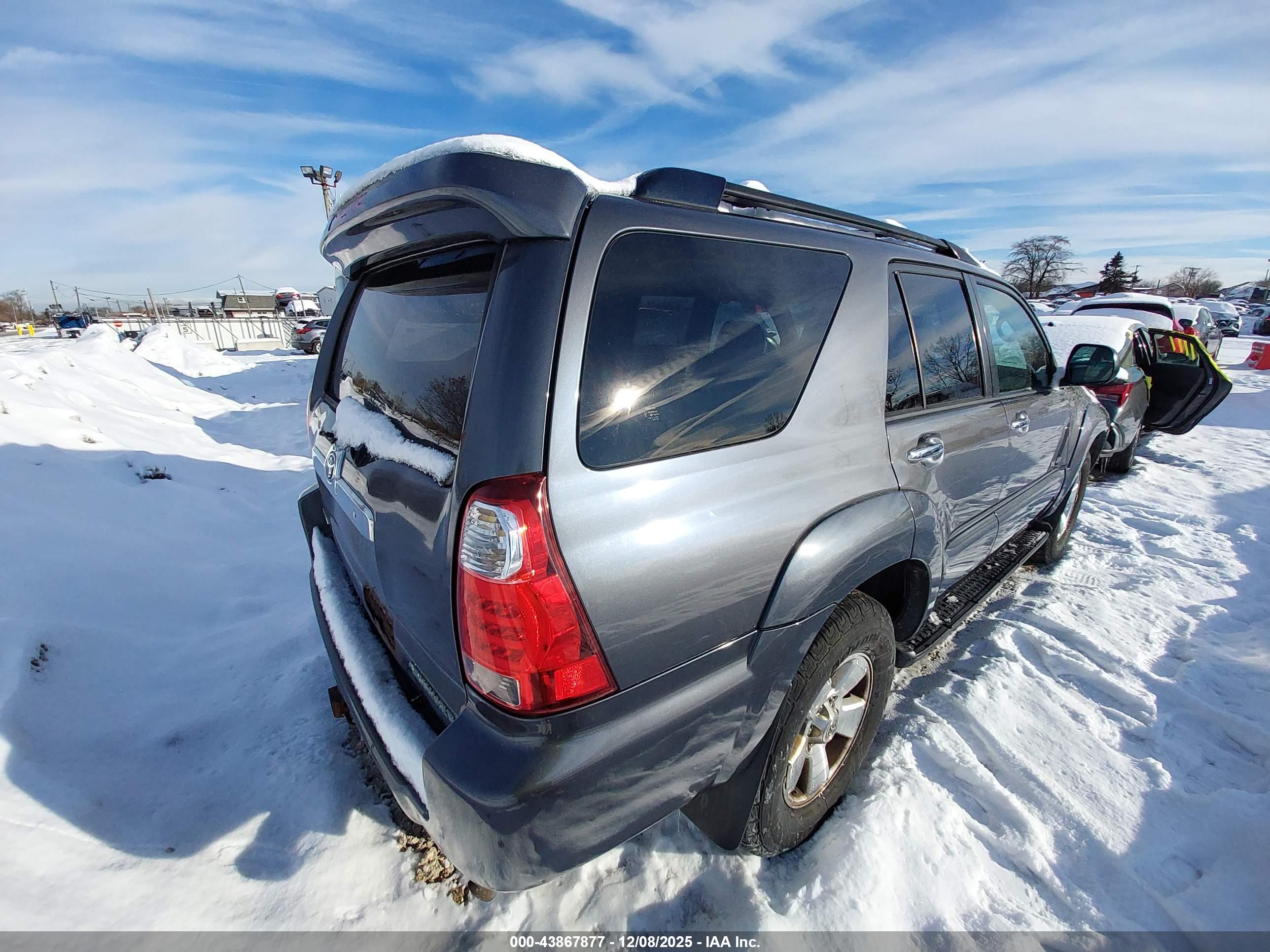 TOYOTA 4RUNNER image 4