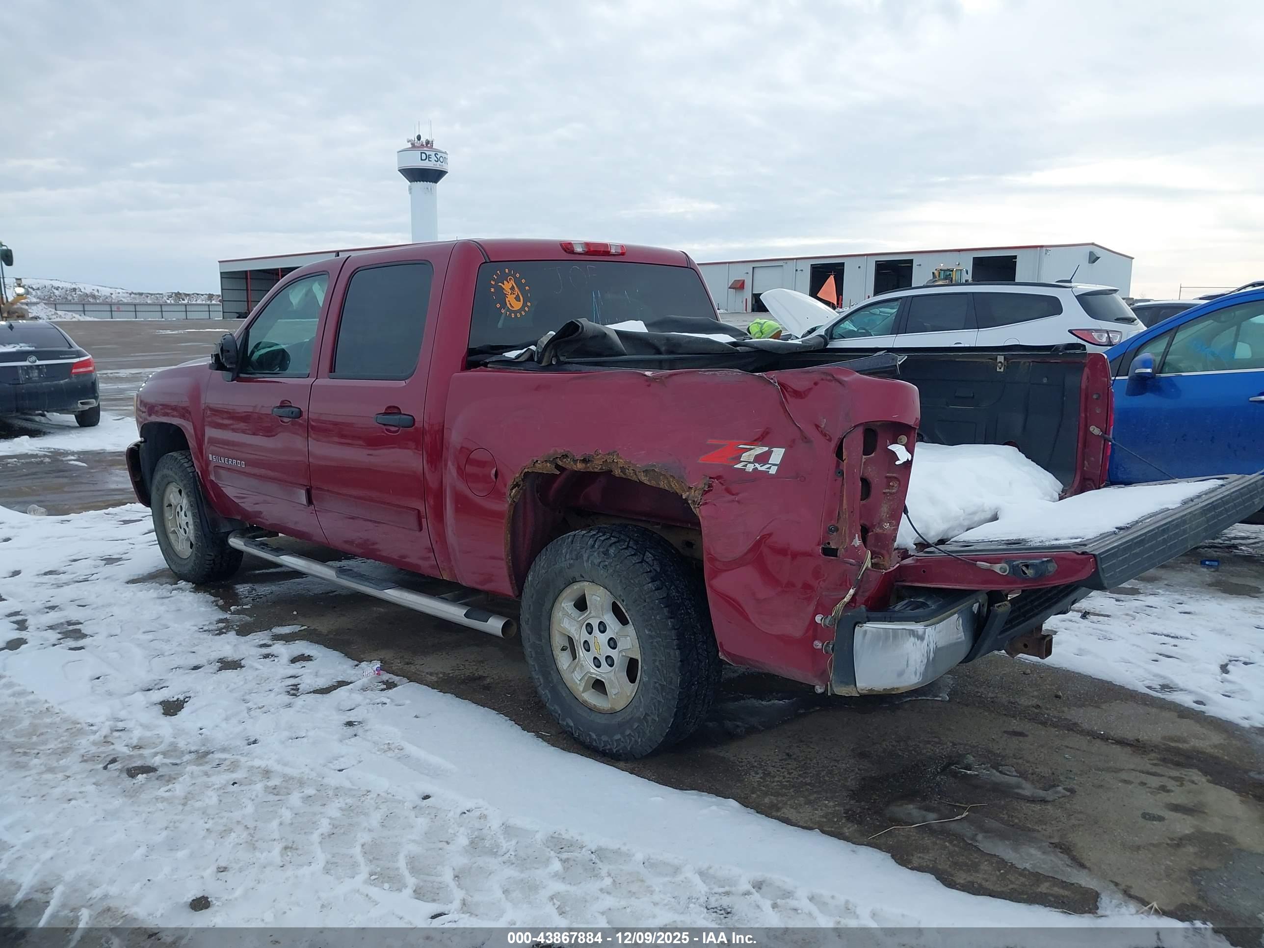 CHEVROLET SILVERADO image 3