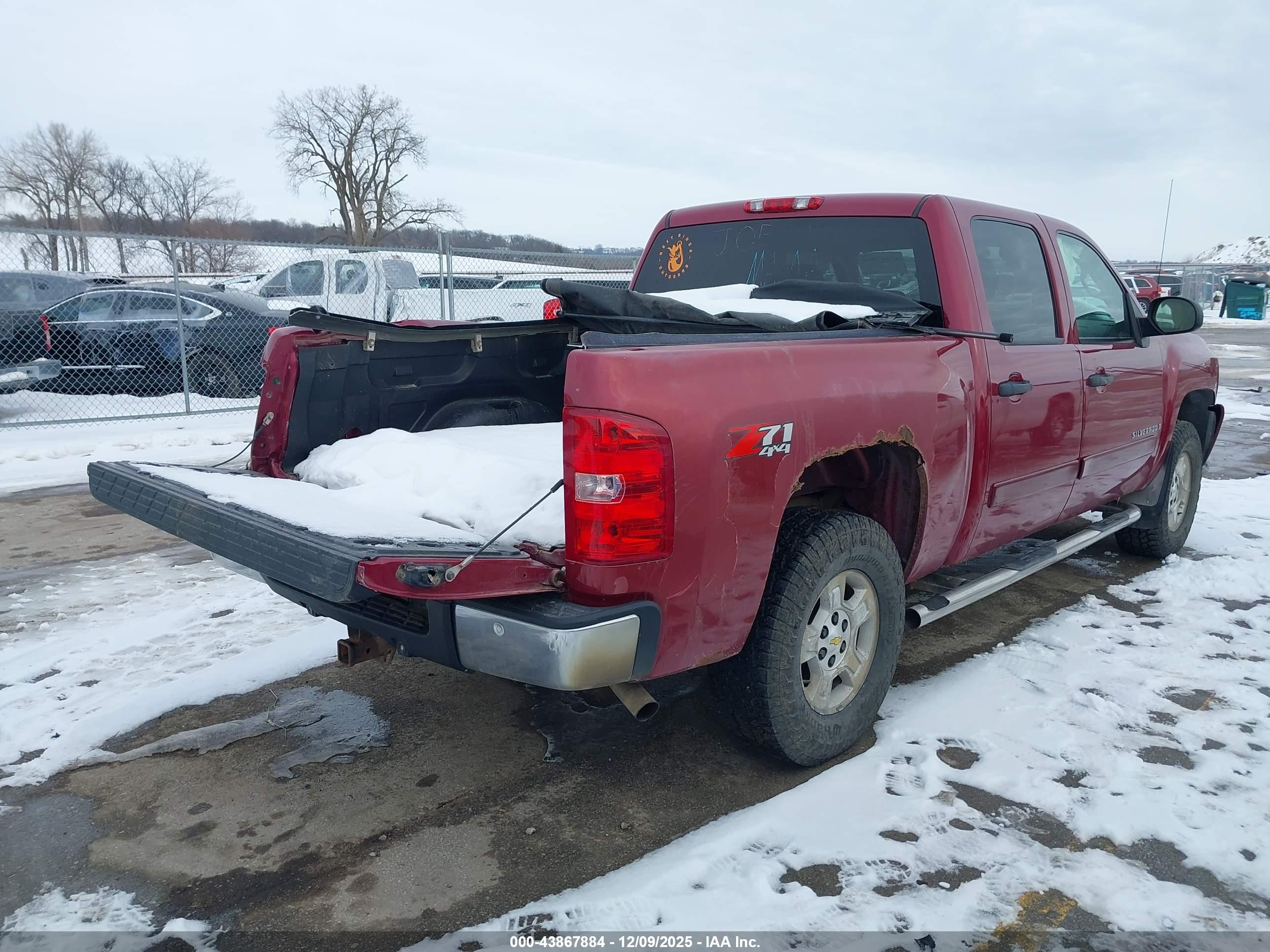 CHEVROLET SILVERADO image 4