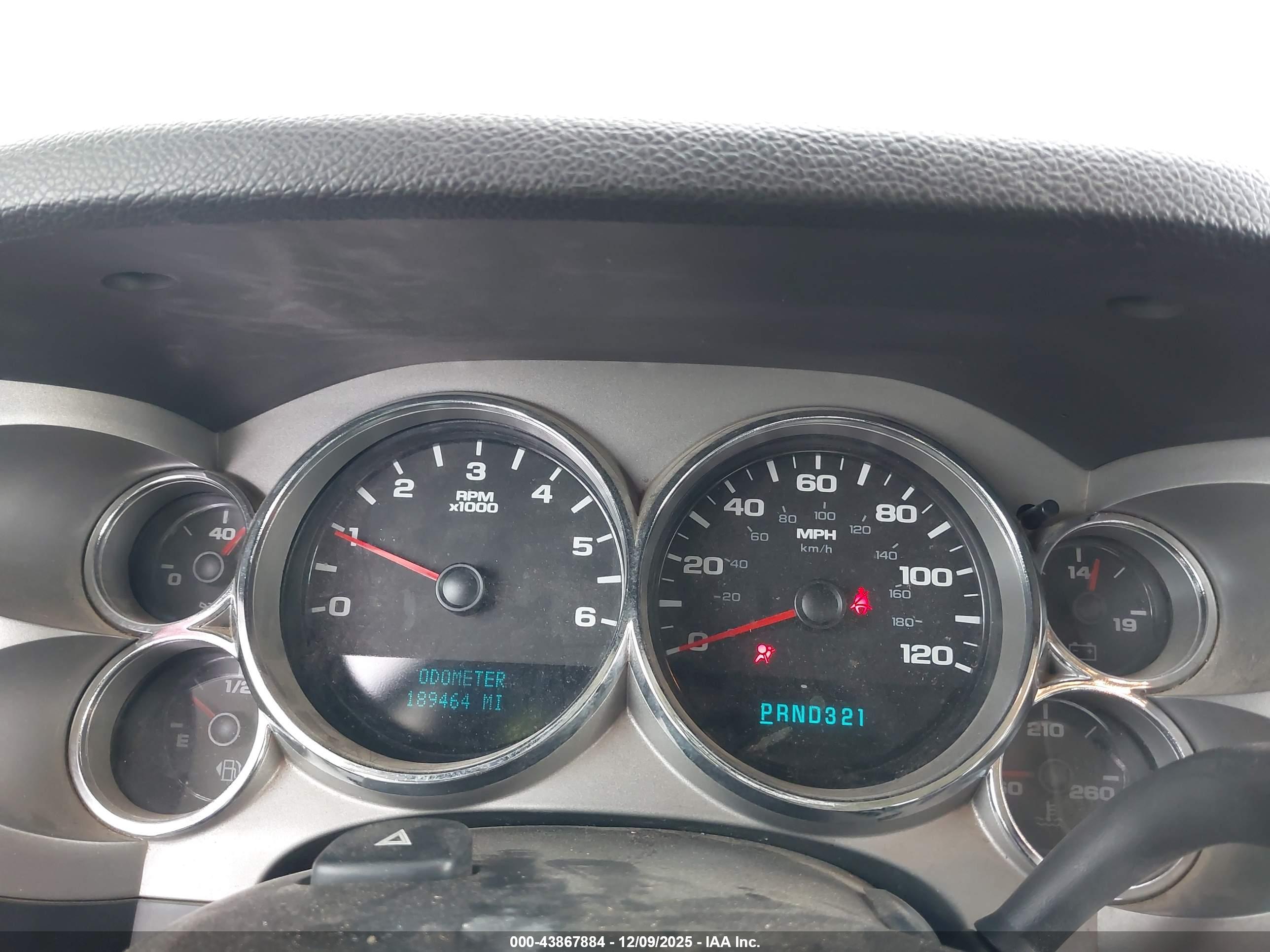 CHEVROLET SILVERADO image 7