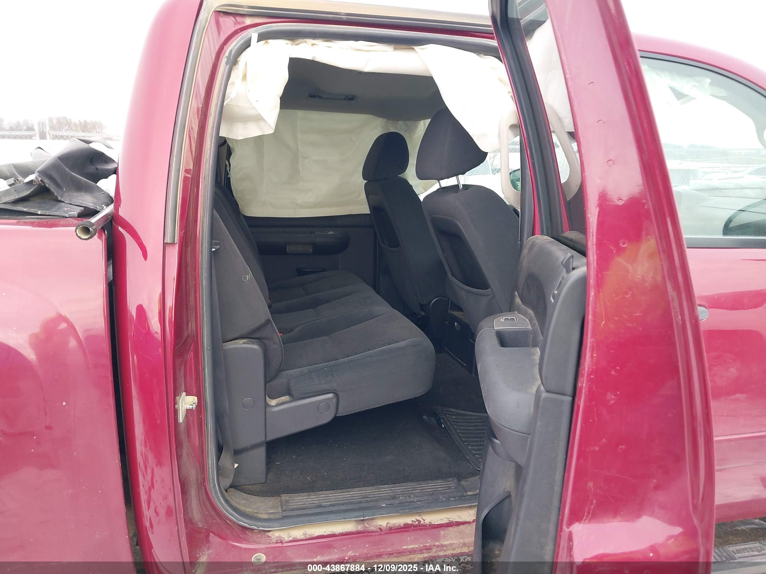 CHEVROLET SILVERADO image 8
