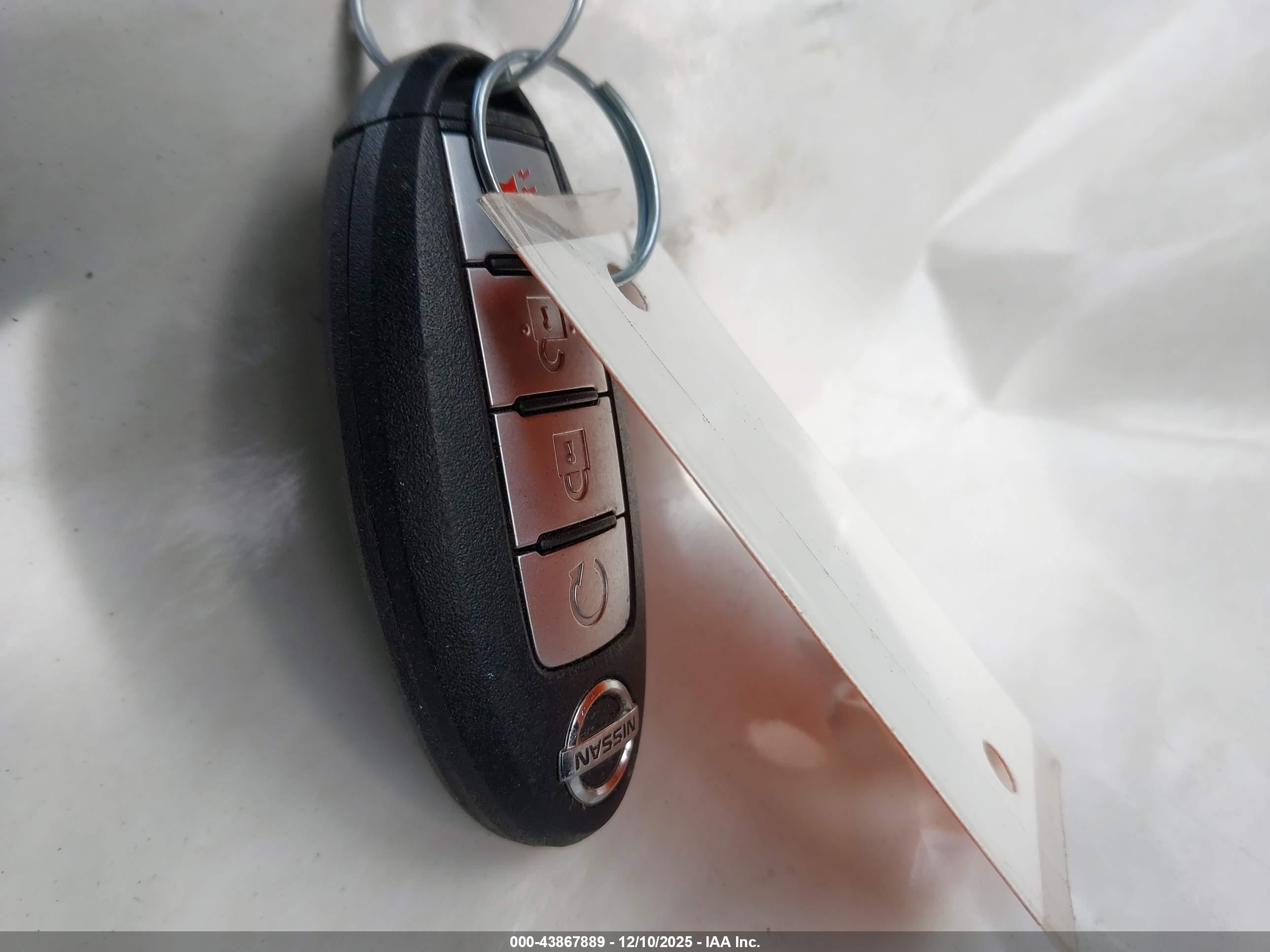 NISSAN ROGUE image 11