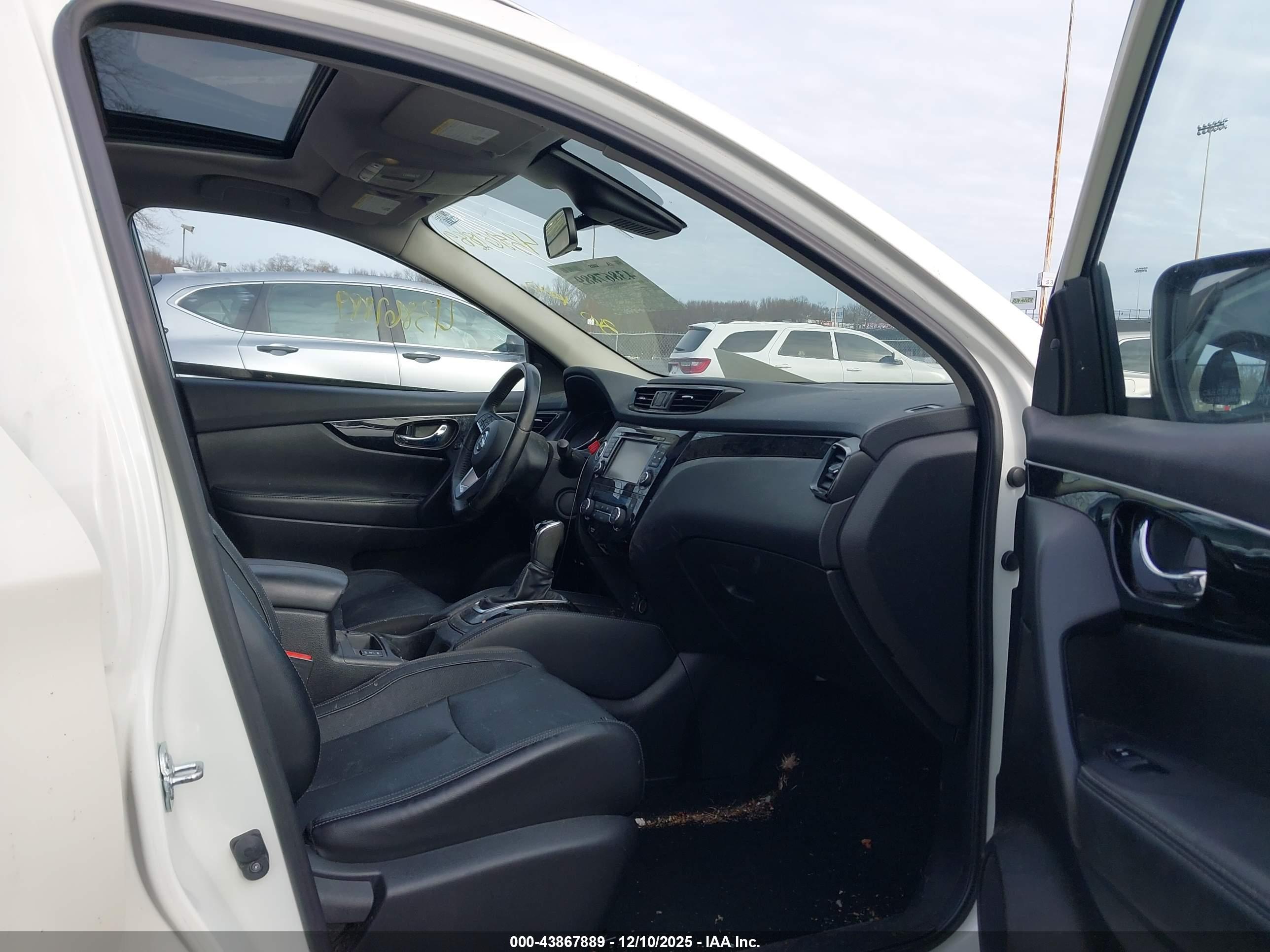 NISSAN ROGUE image 5