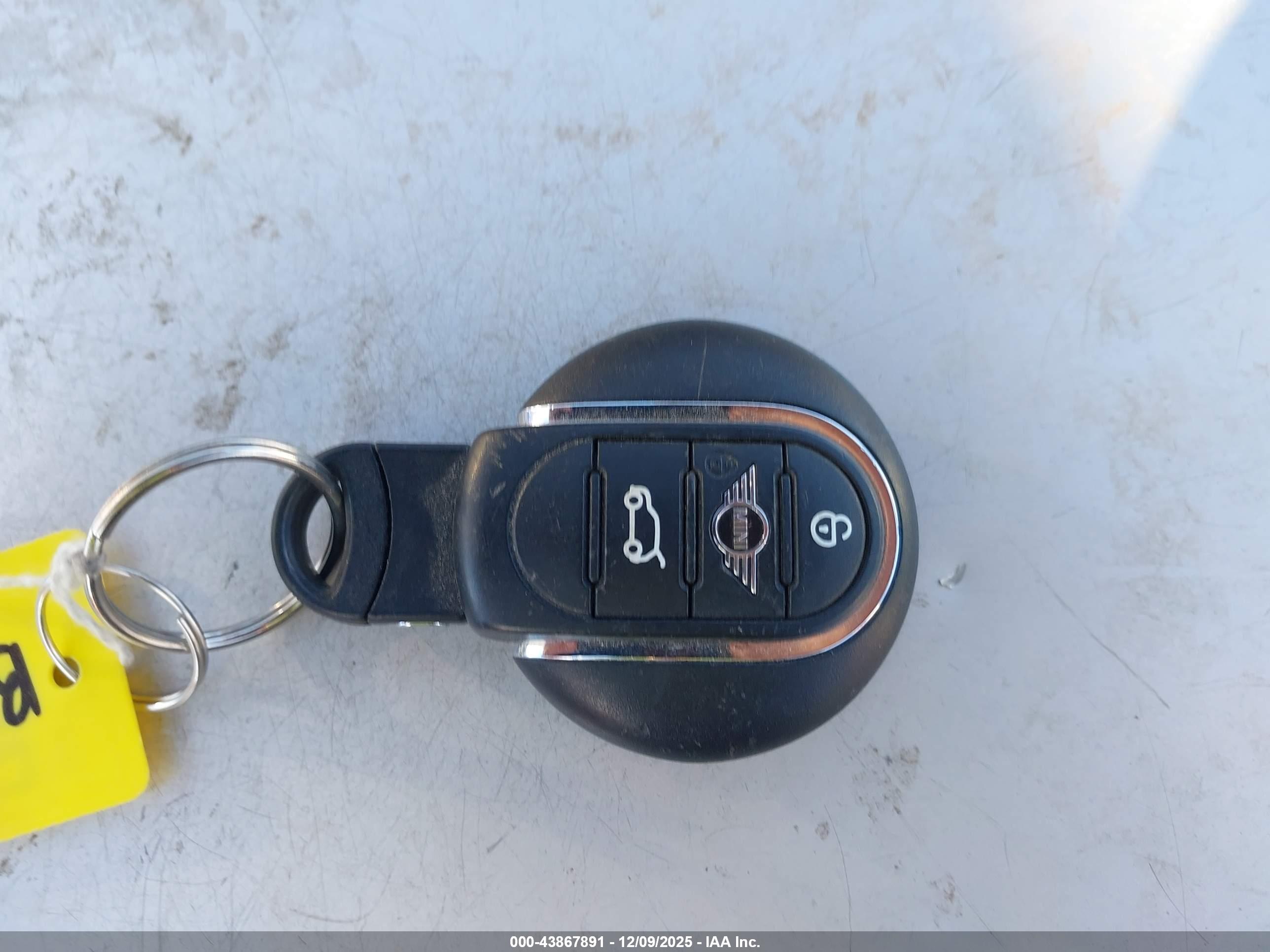 MINI COUNTRYMAN image 11