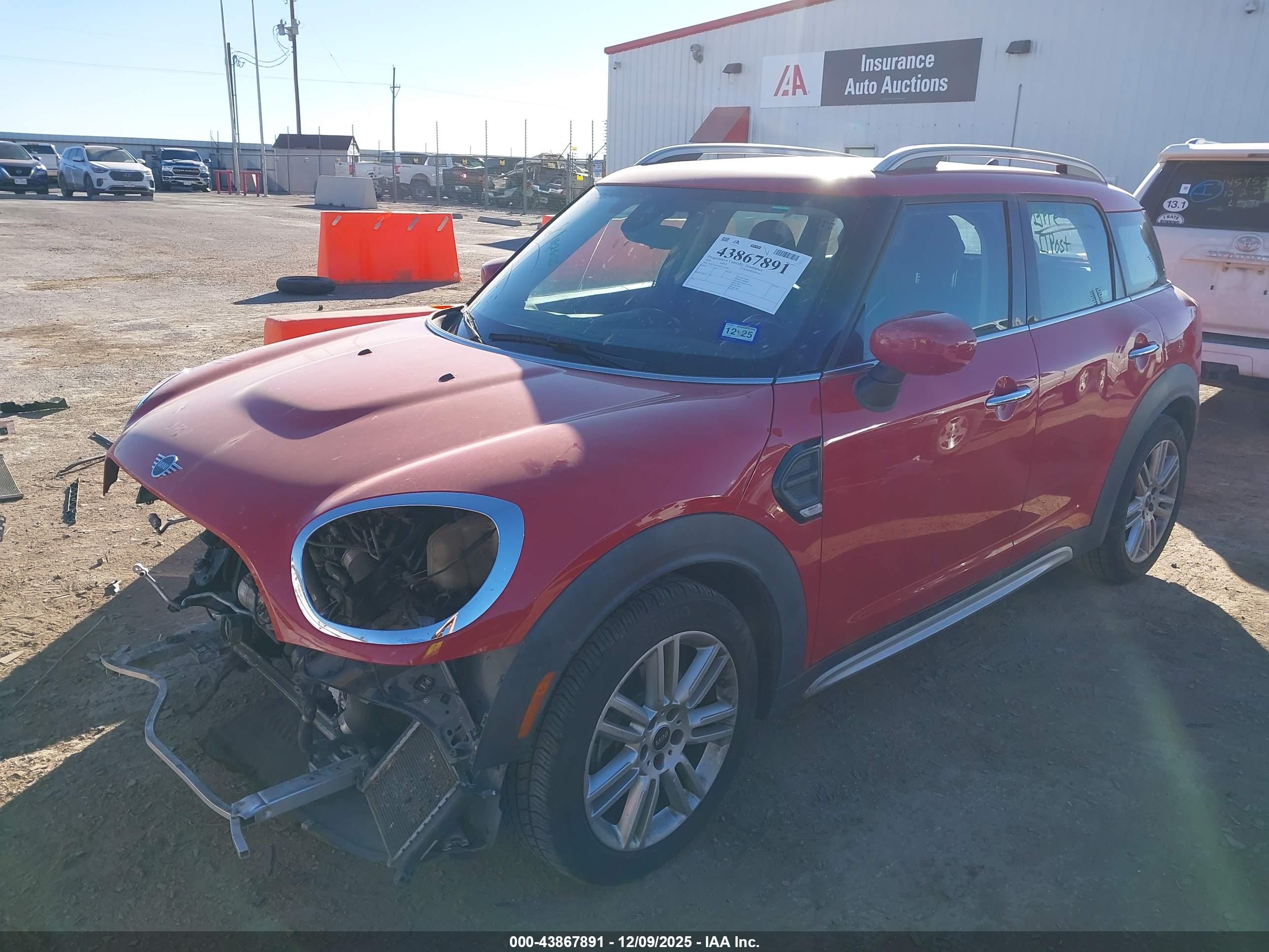 MINI COUNTRYMAN image 2
