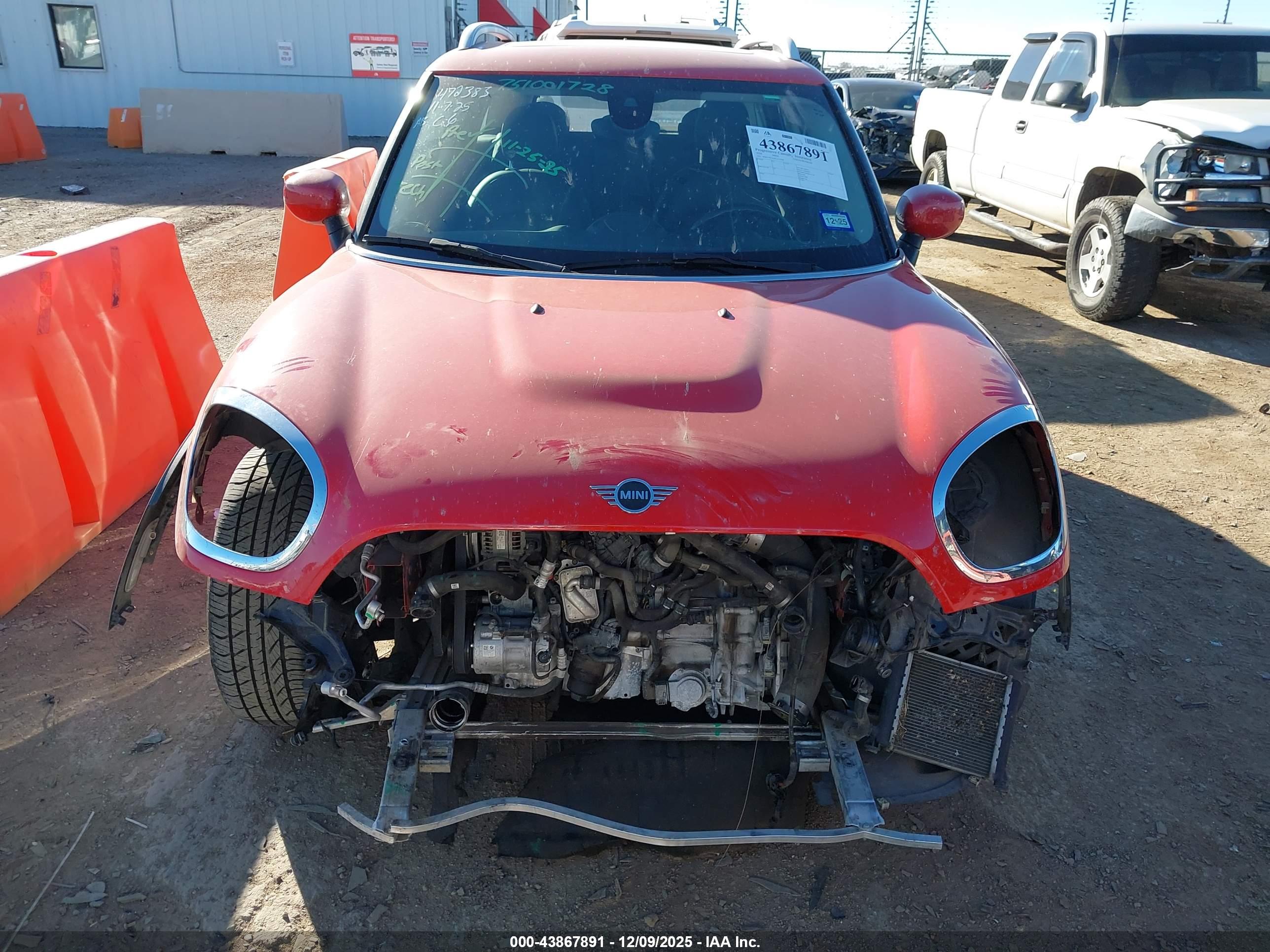 MINI COUNTRYMAN image 6