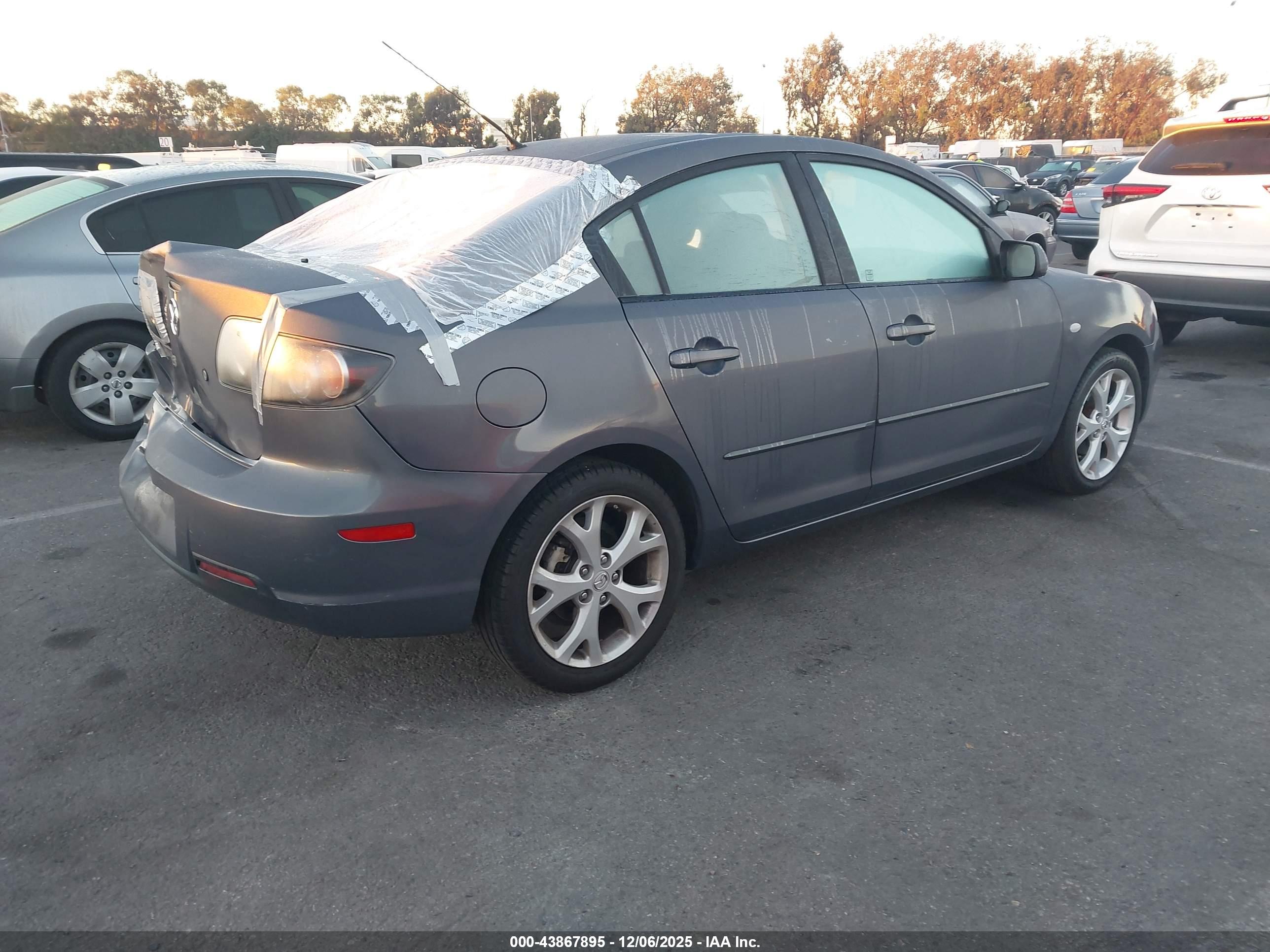 MAZDA MAZDA3 image 4