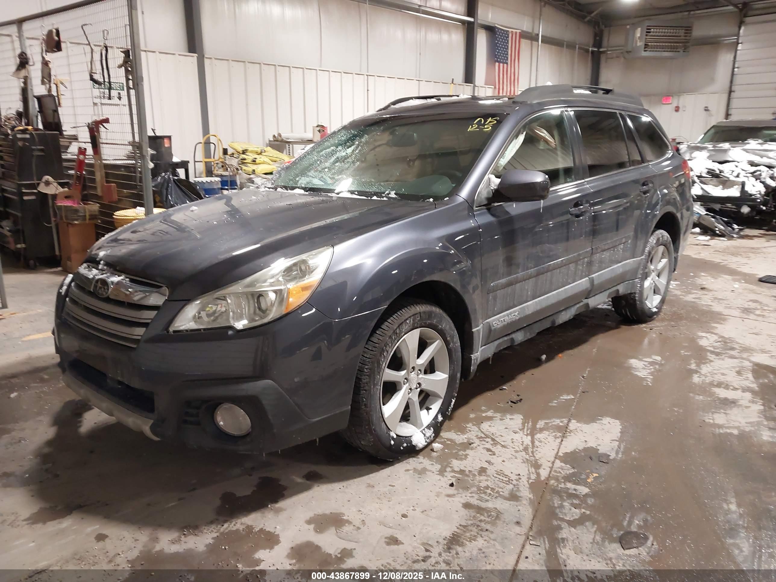 SUBARU OUTBACK image 2