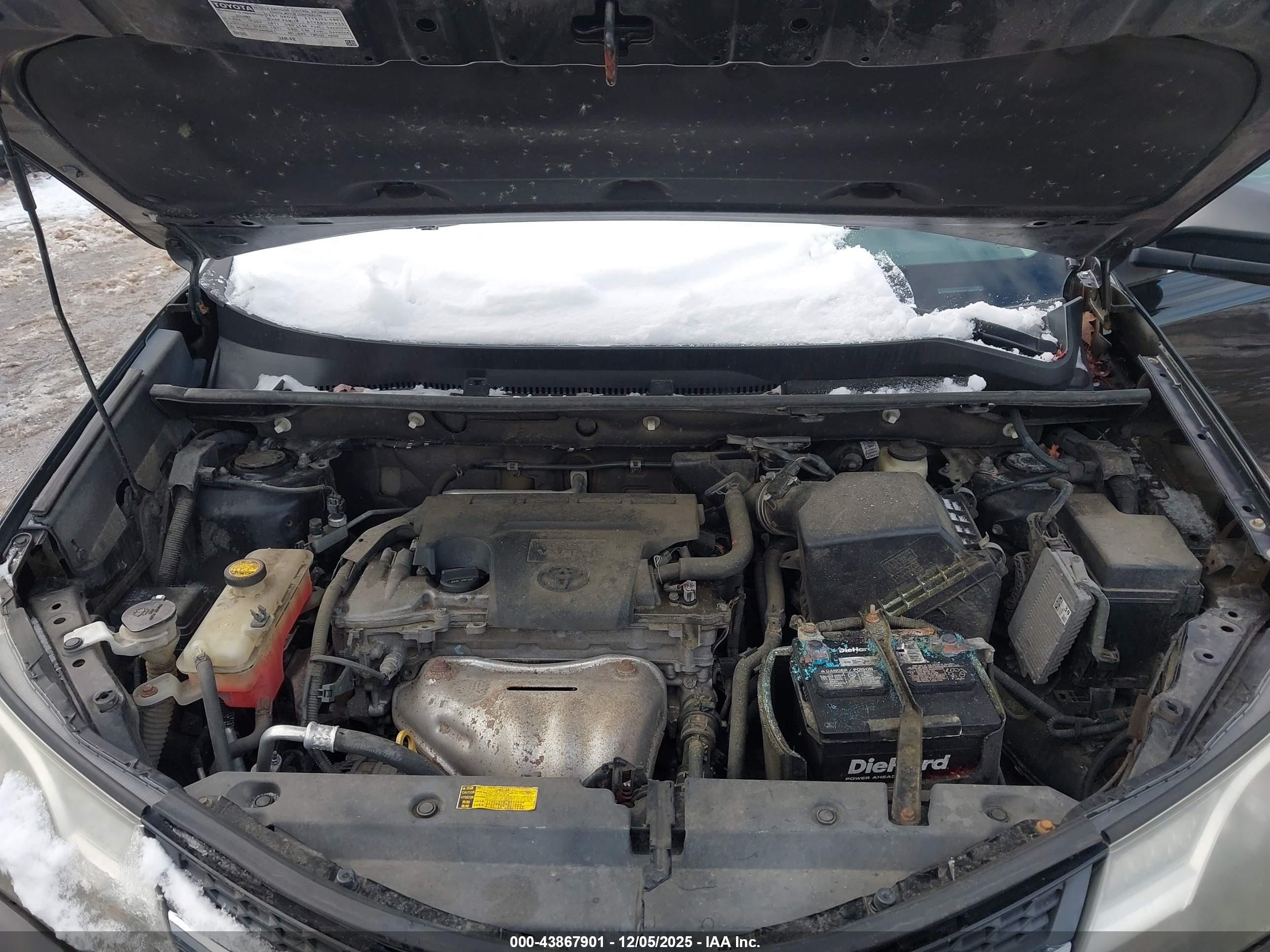 TOYOTA RAV4 image 10
