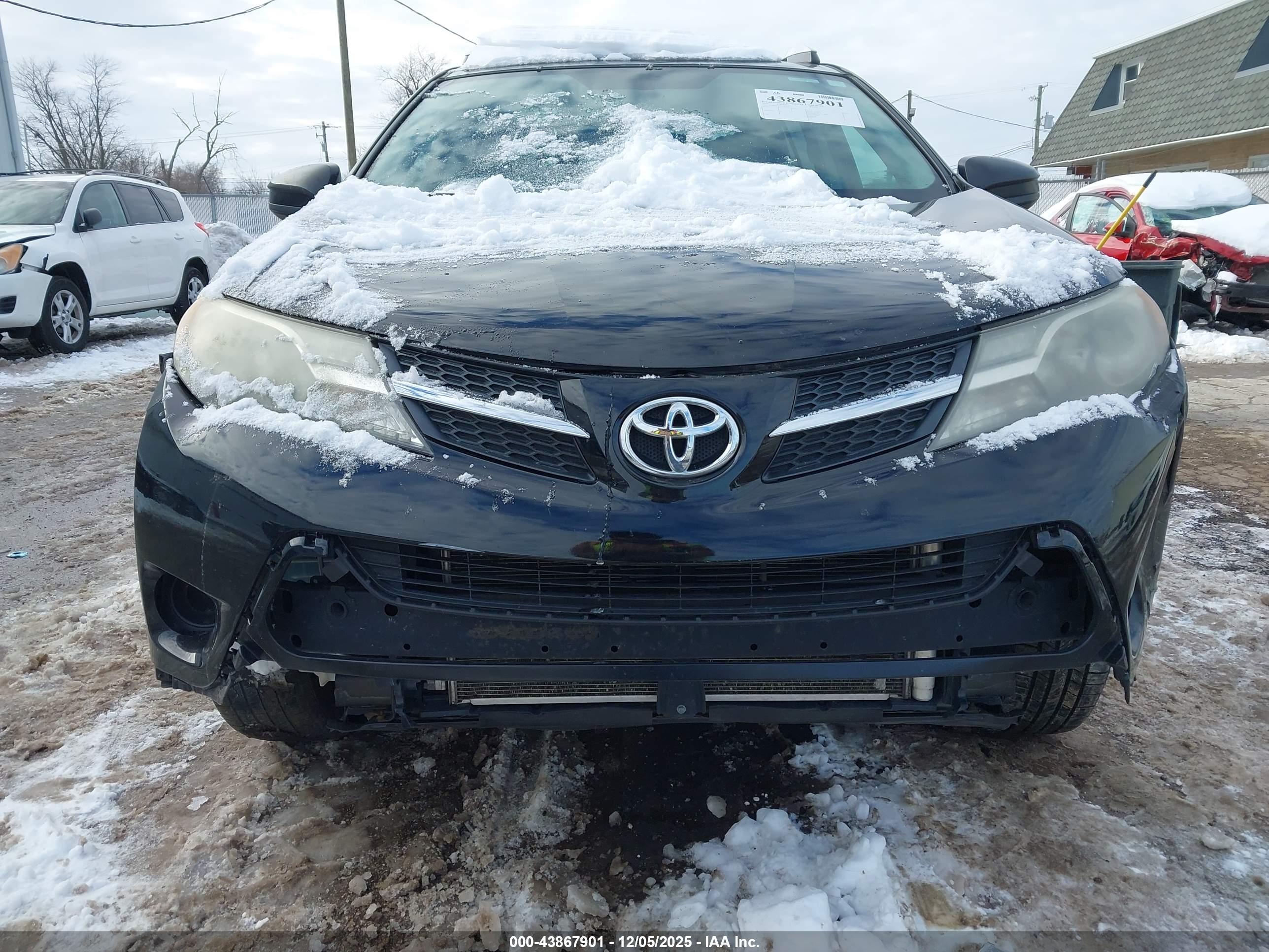 TOYOTA RAV4 image 6