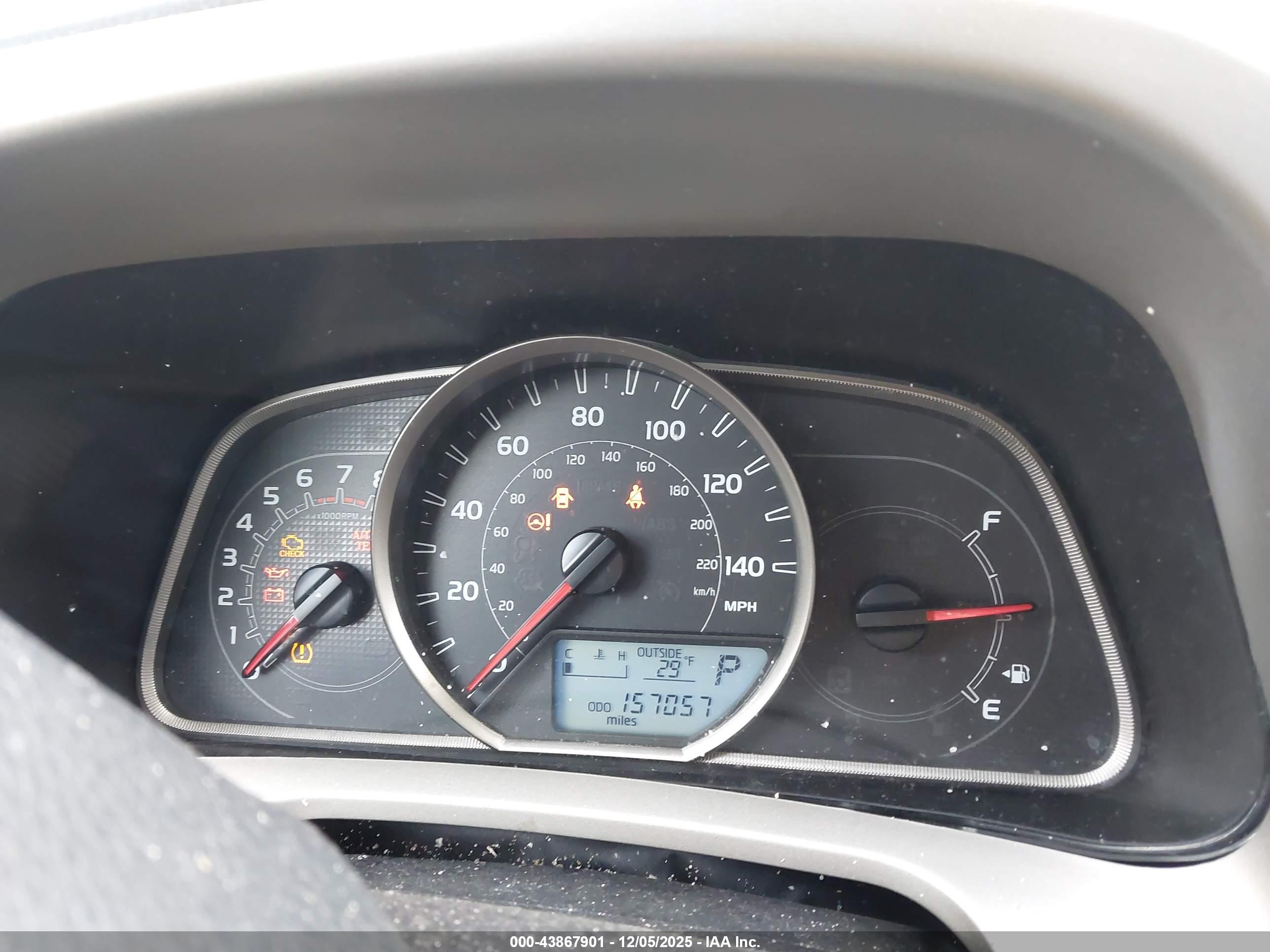 TOYOTA RAV4 image 7