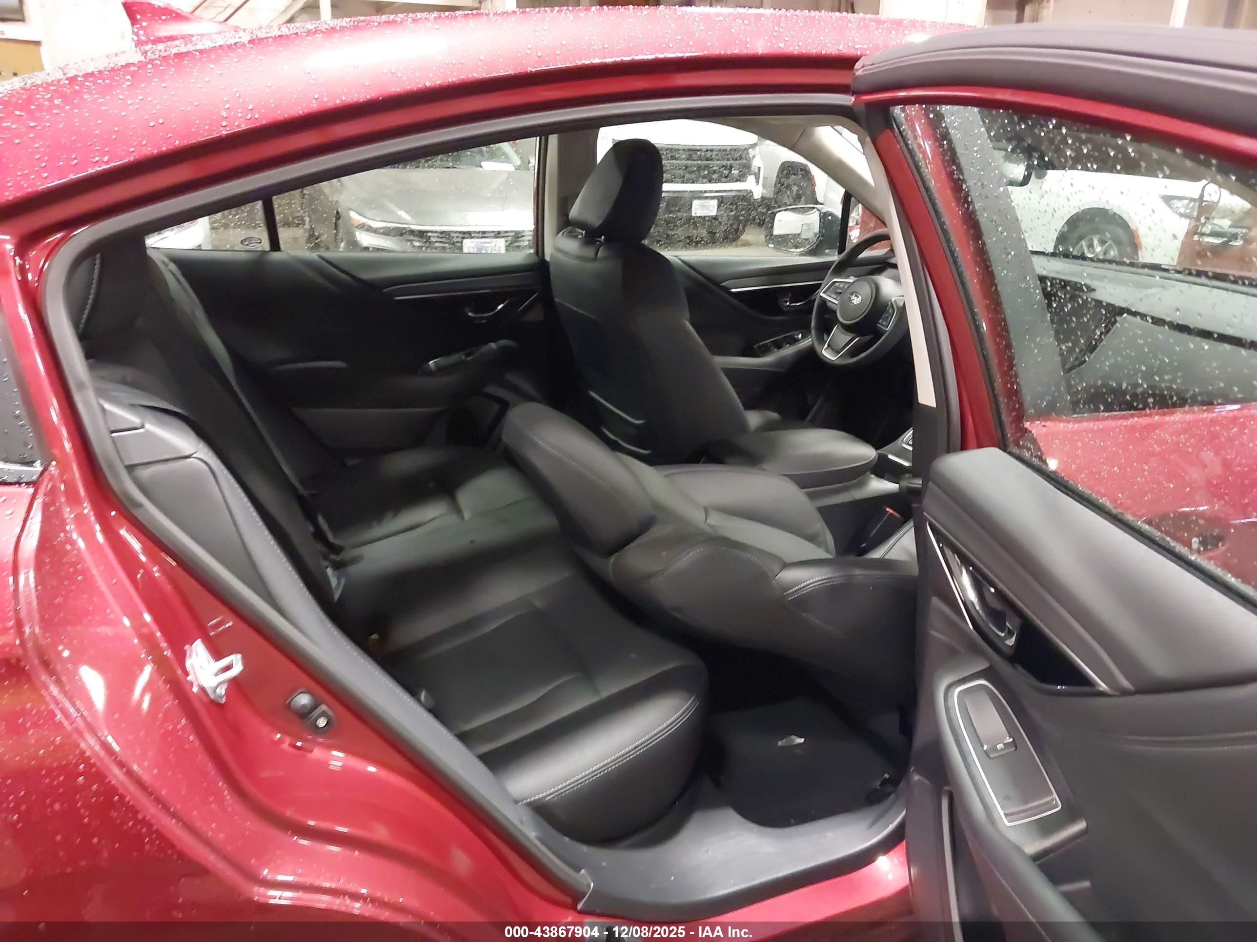 SUBARU LEGACY image 8