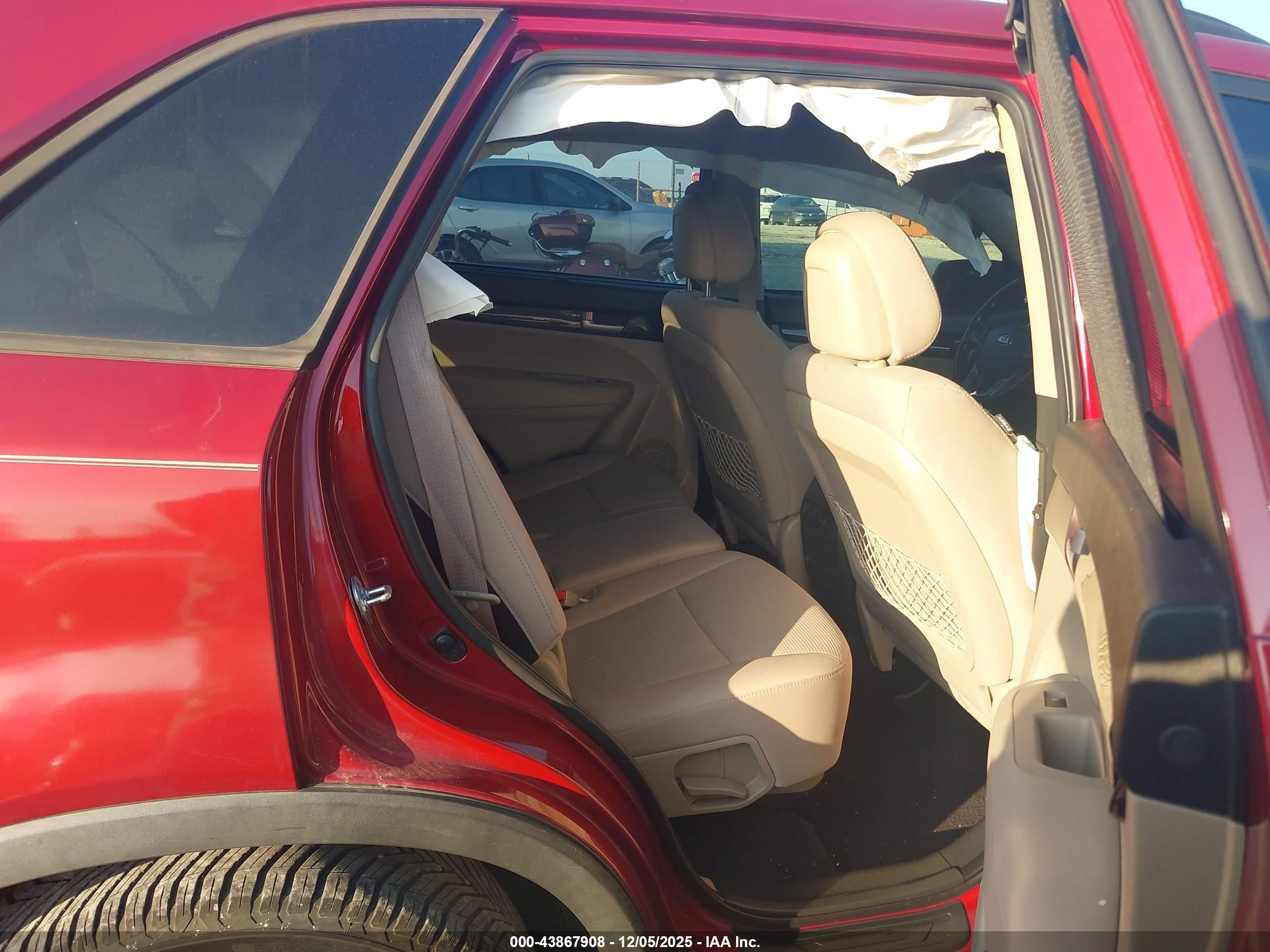 KIA SORENTO image 8