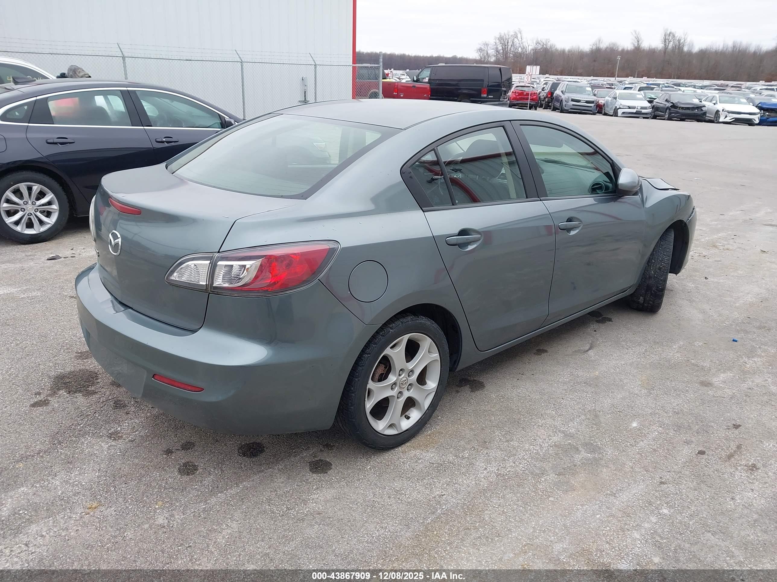 MAZDA MAZDA3 image 4