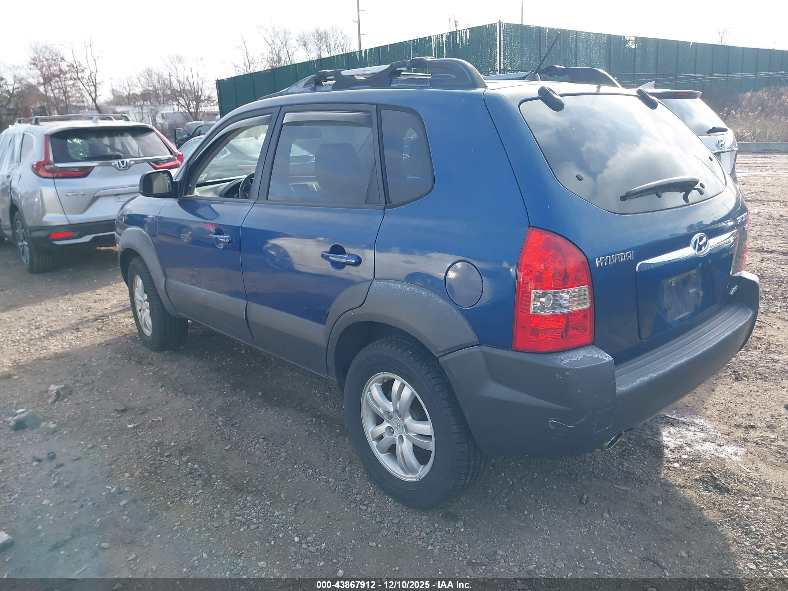 HYUNDAI TUCSON image 3