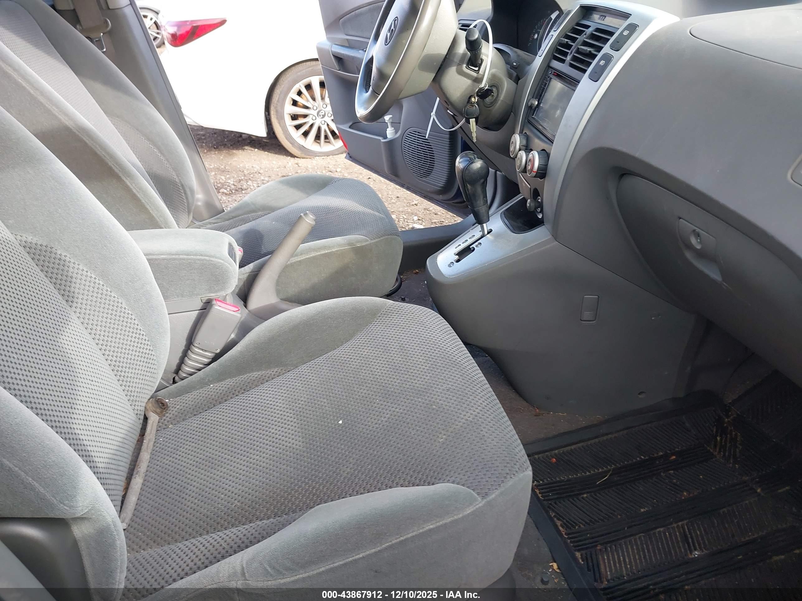 HYUNDAI TUCSON image 5